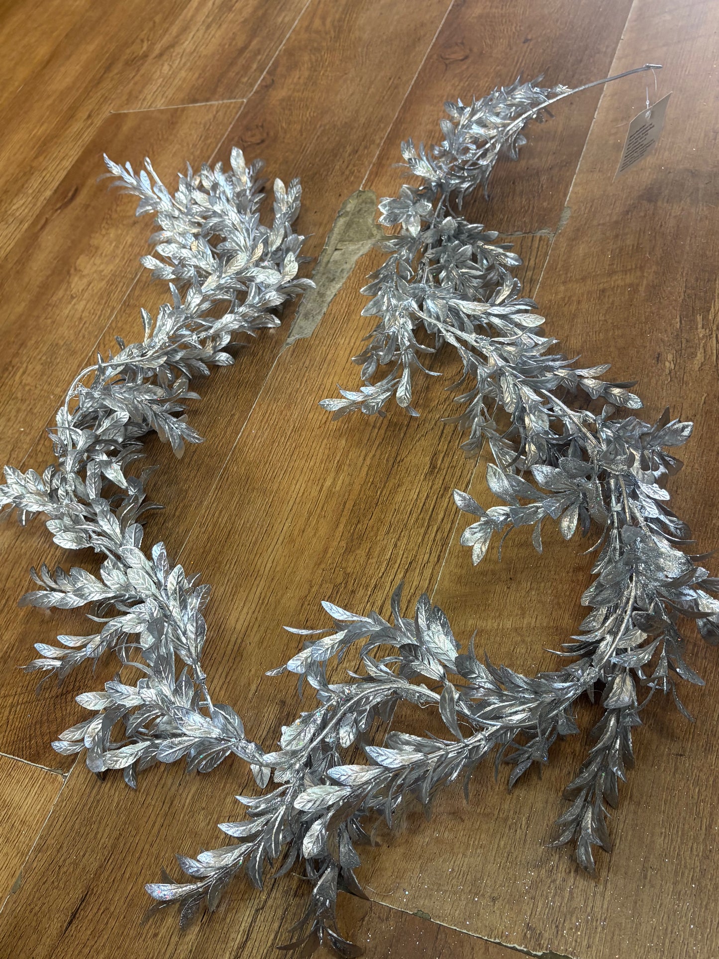 180cm metallic silver boxwood garland