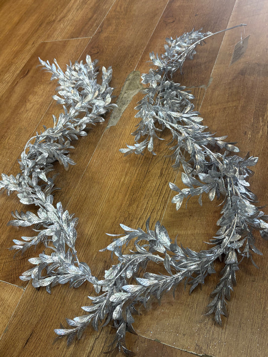 180cm metallic silver boxwood garland