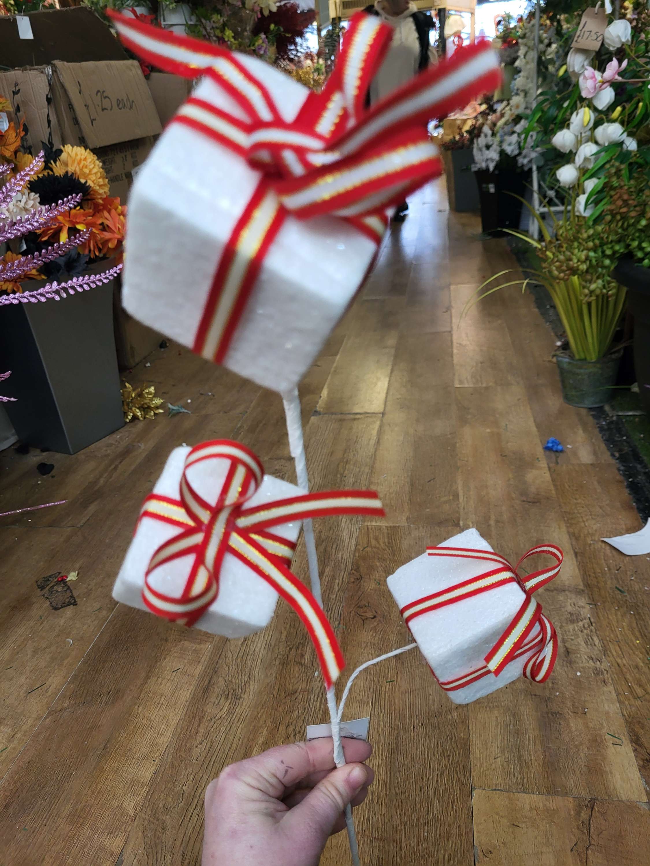 Long stem red and white triple gift stem image 1