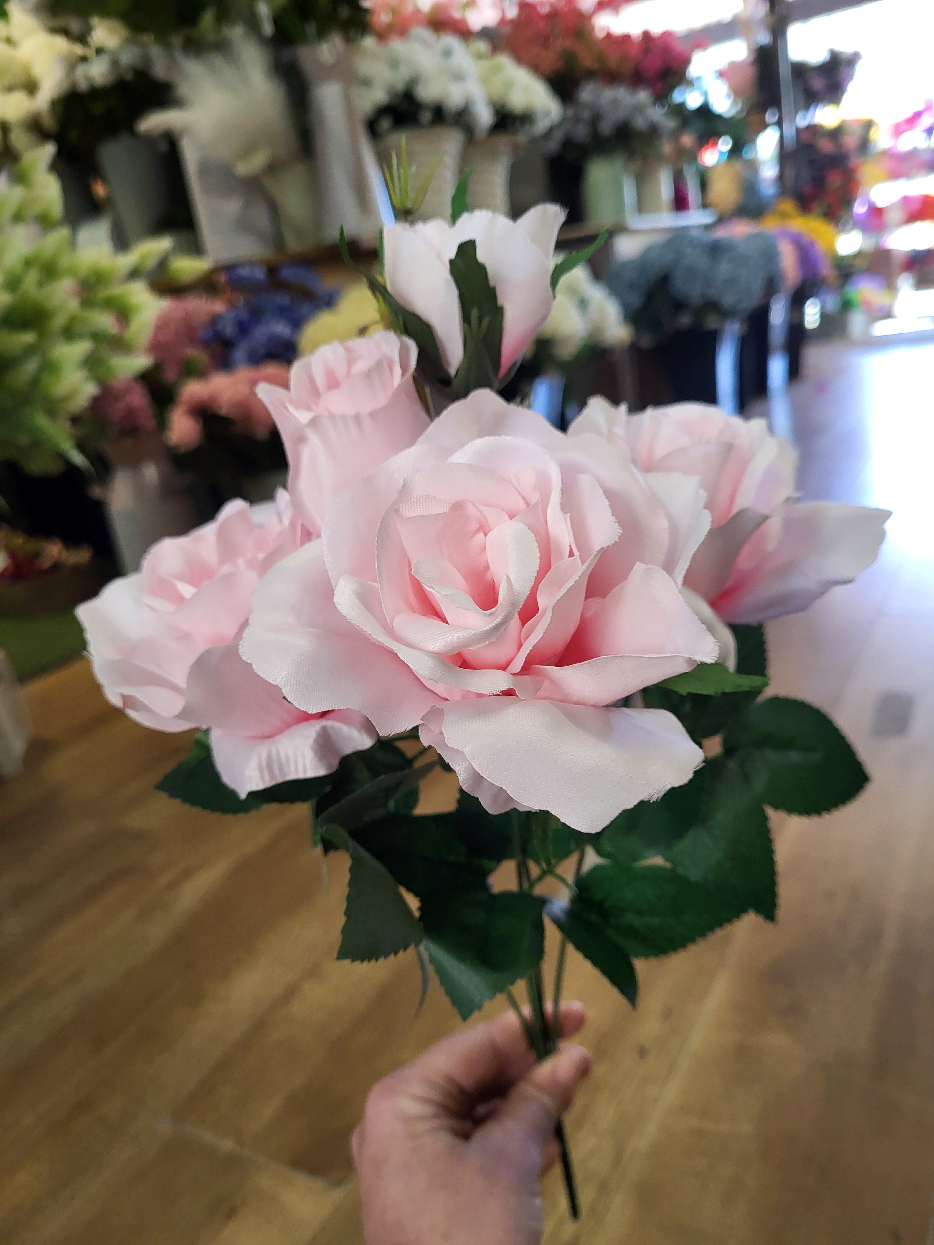 Wild rose bunch - 3 colours available image 4