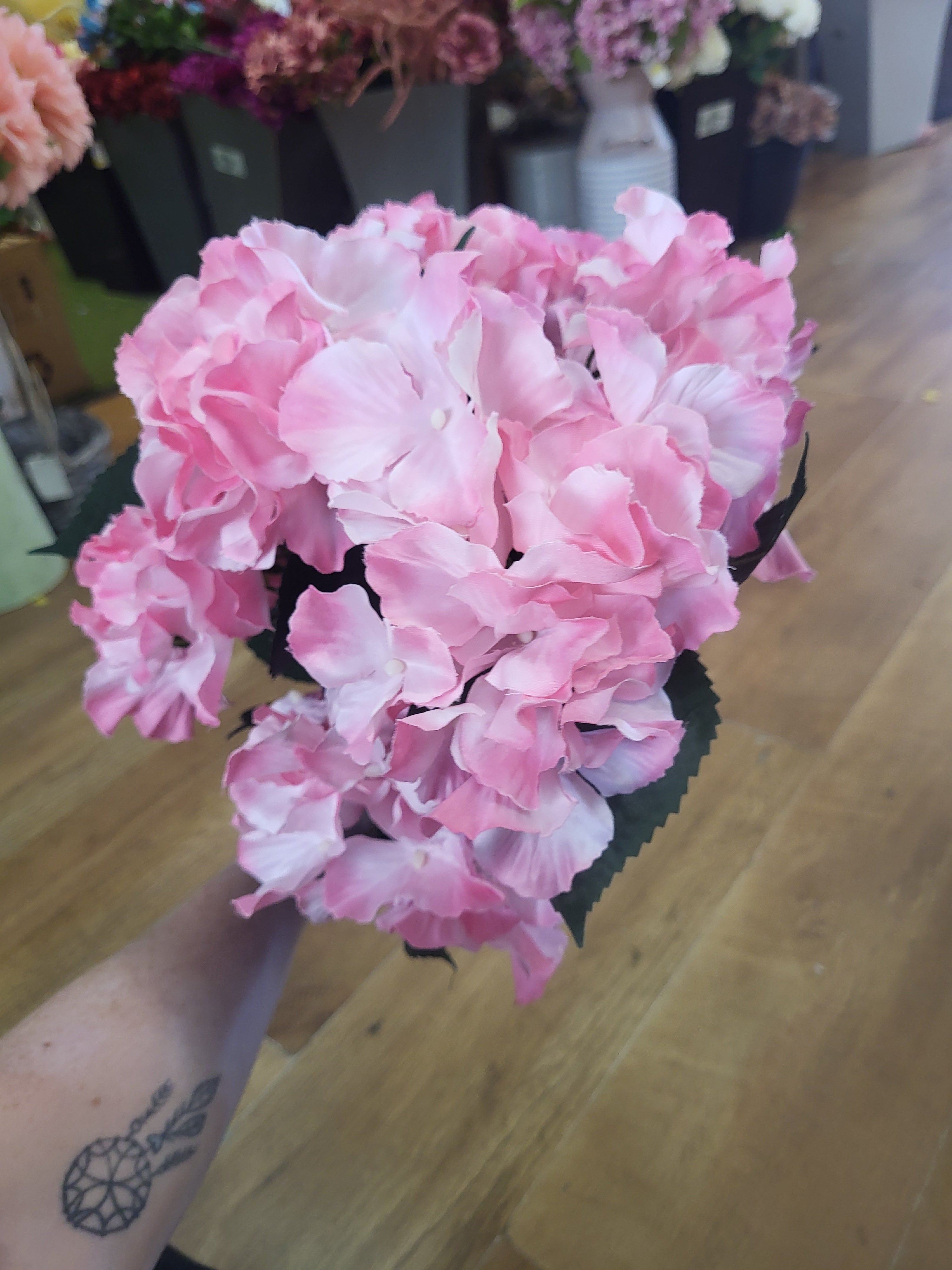 Large pink hydrangea bunch image 2