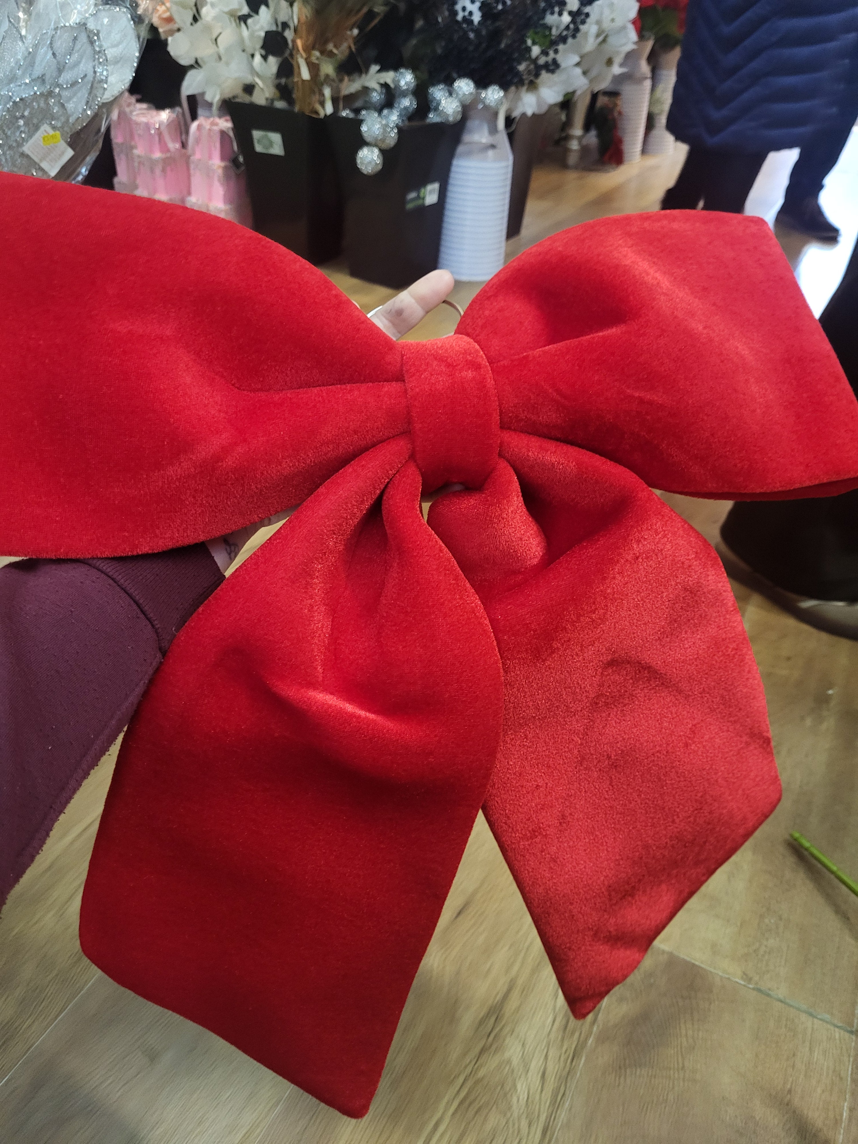 Large 48x52cm red velvet bow image 1