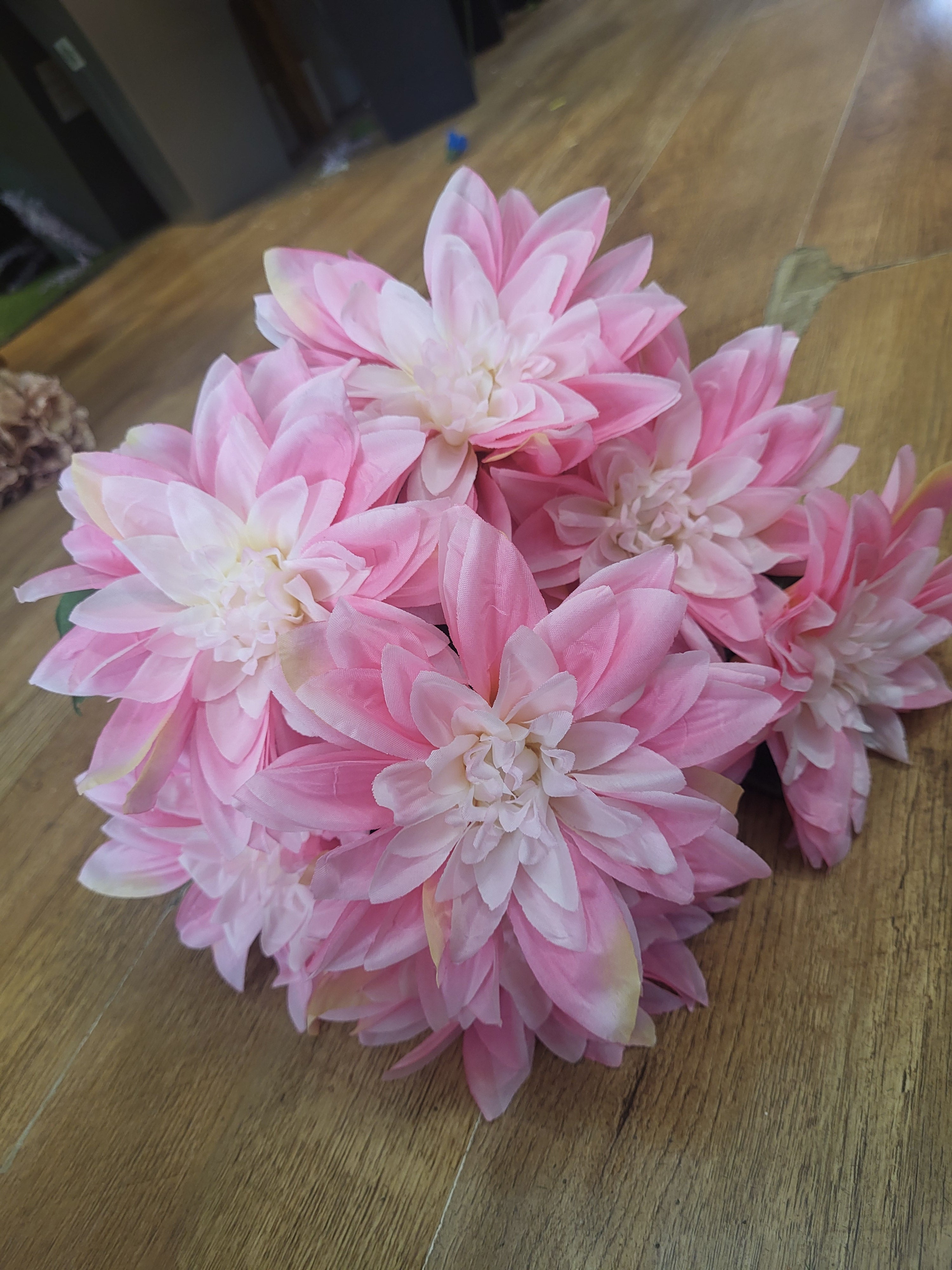 Large 7 headed pink monarch dahlia bunch image 2
