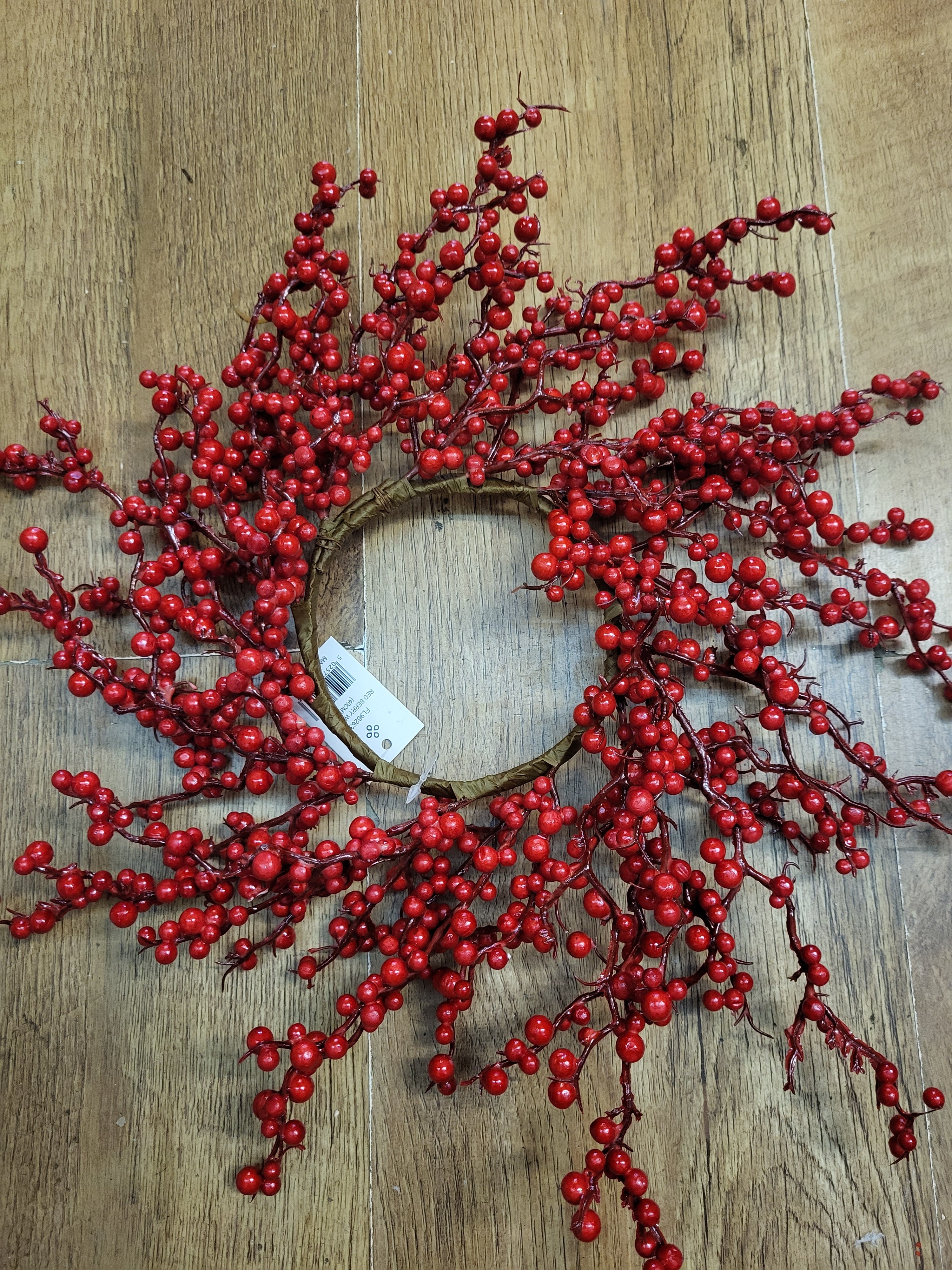 Glossy red berries small wreath  (or candle ring)  image 0