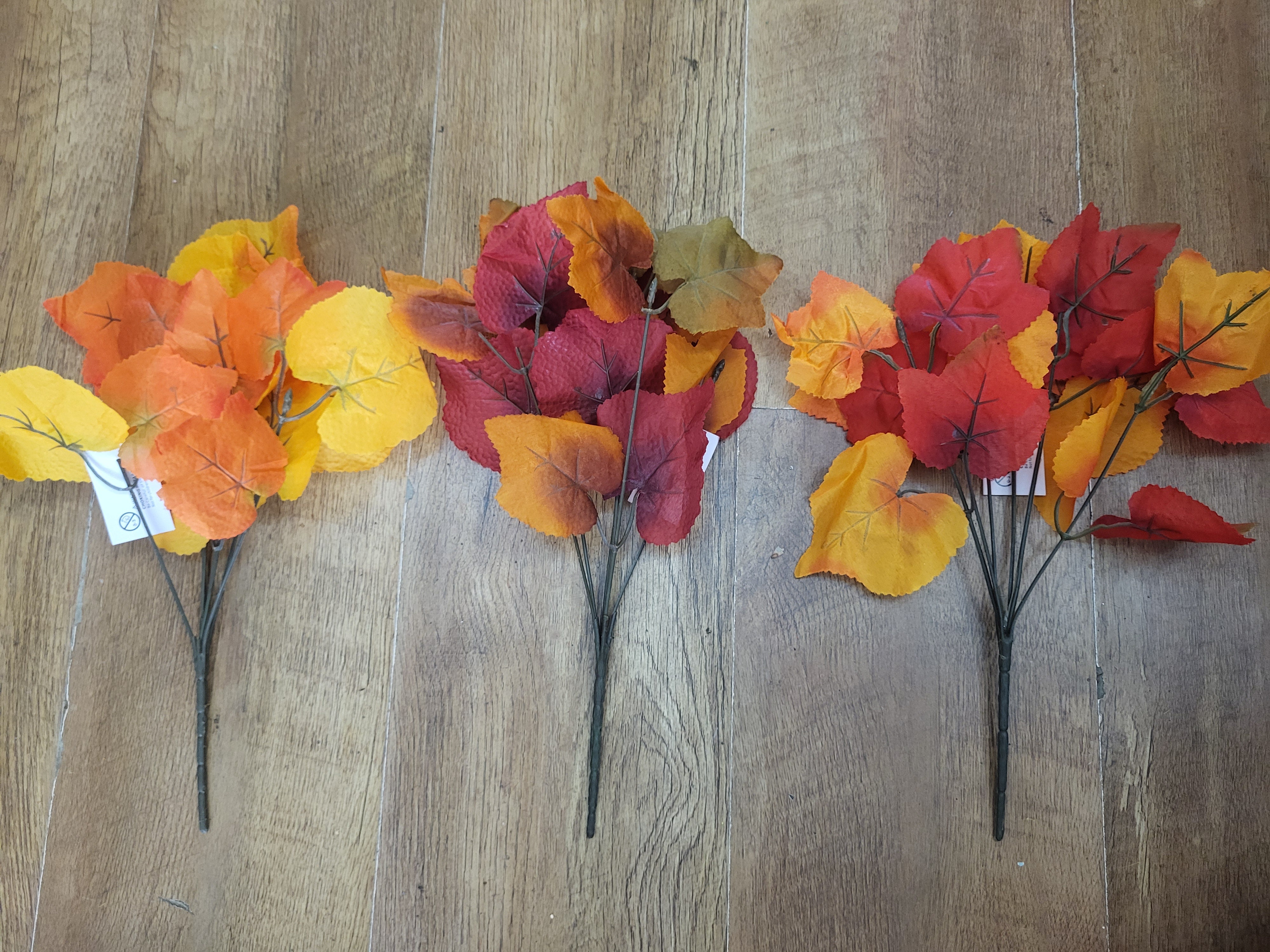 Maple leaf bunch - 3 colours available image 0