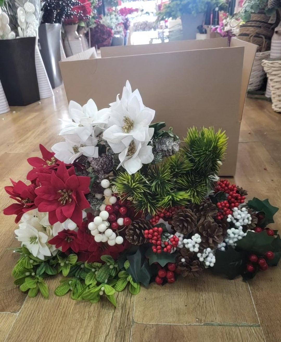 Christmas 7 - 20 bunches of flowers/foliage image 0