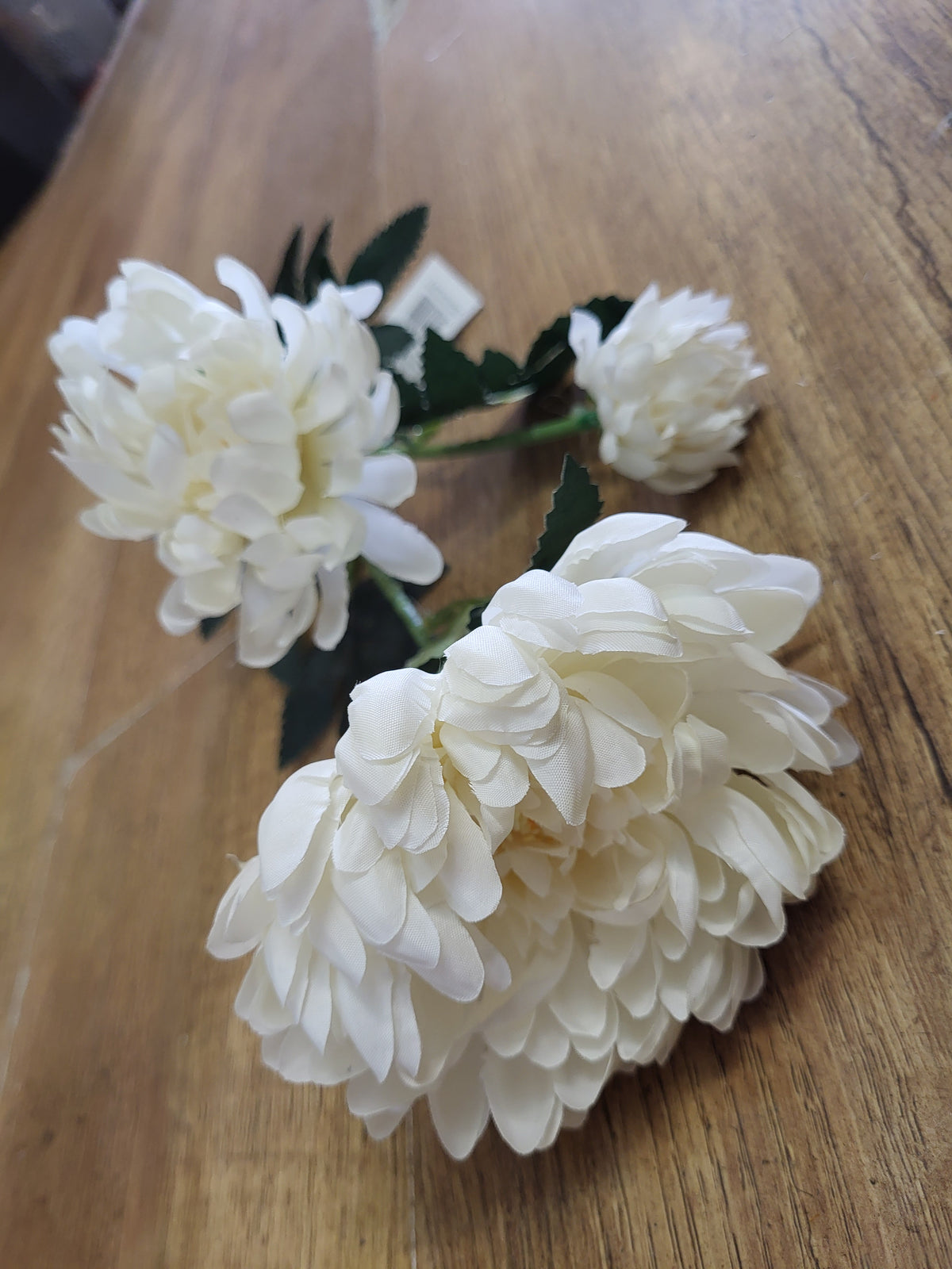 63cm tall Ivory 3 headed chrysanthemum stem image 5