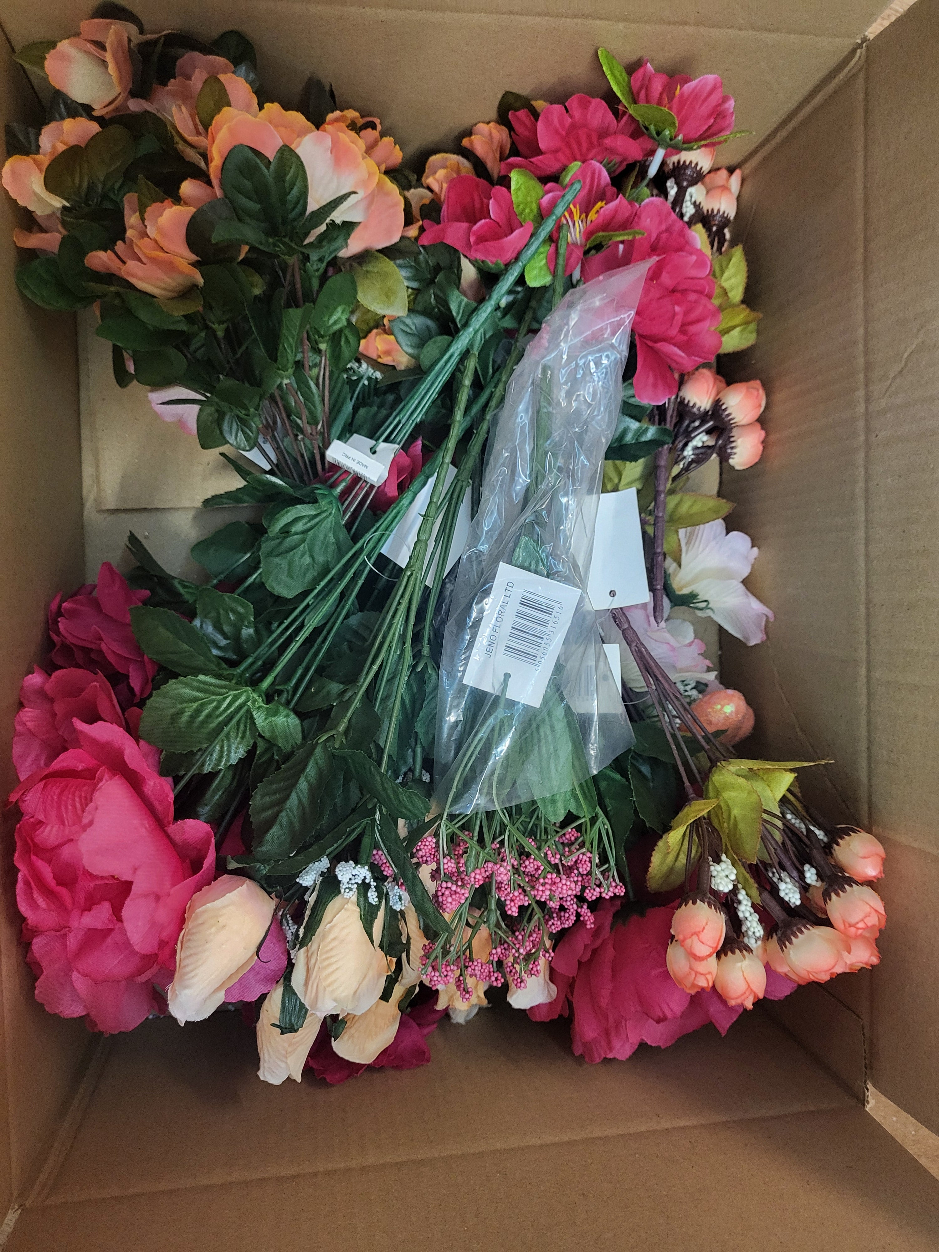 Box 9 - 20 bunches of flowers/foliage image 1