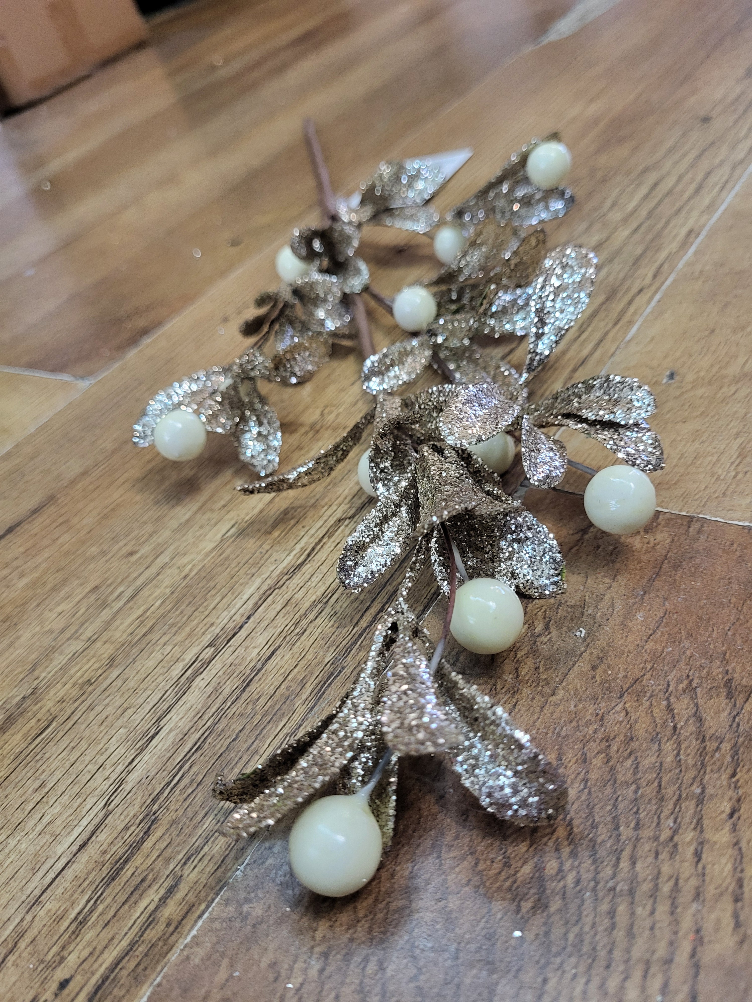 Champagne gold and pearl mistletoe spray image 2