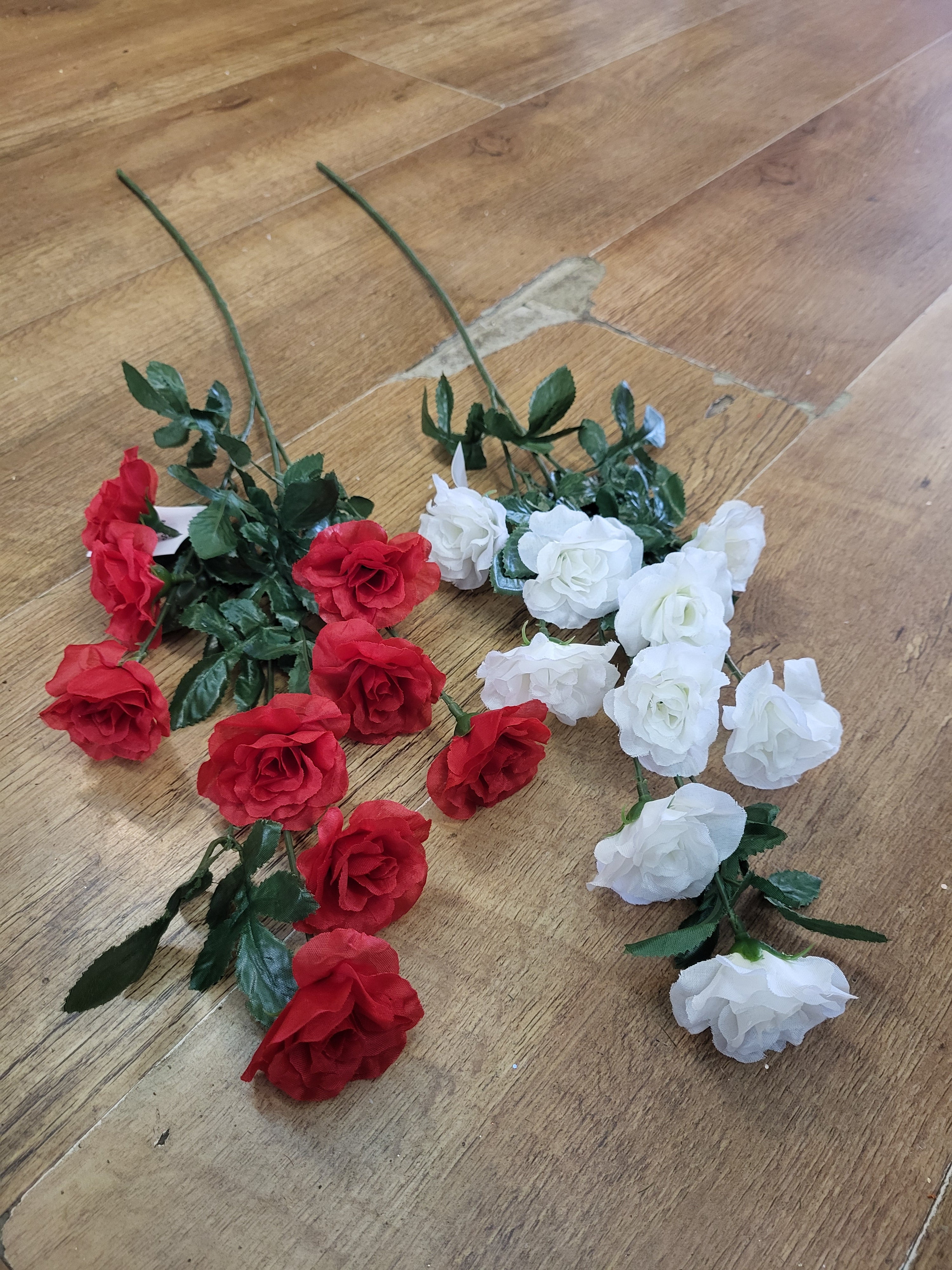 Long stem mini roses spray - 2 colours available image 0