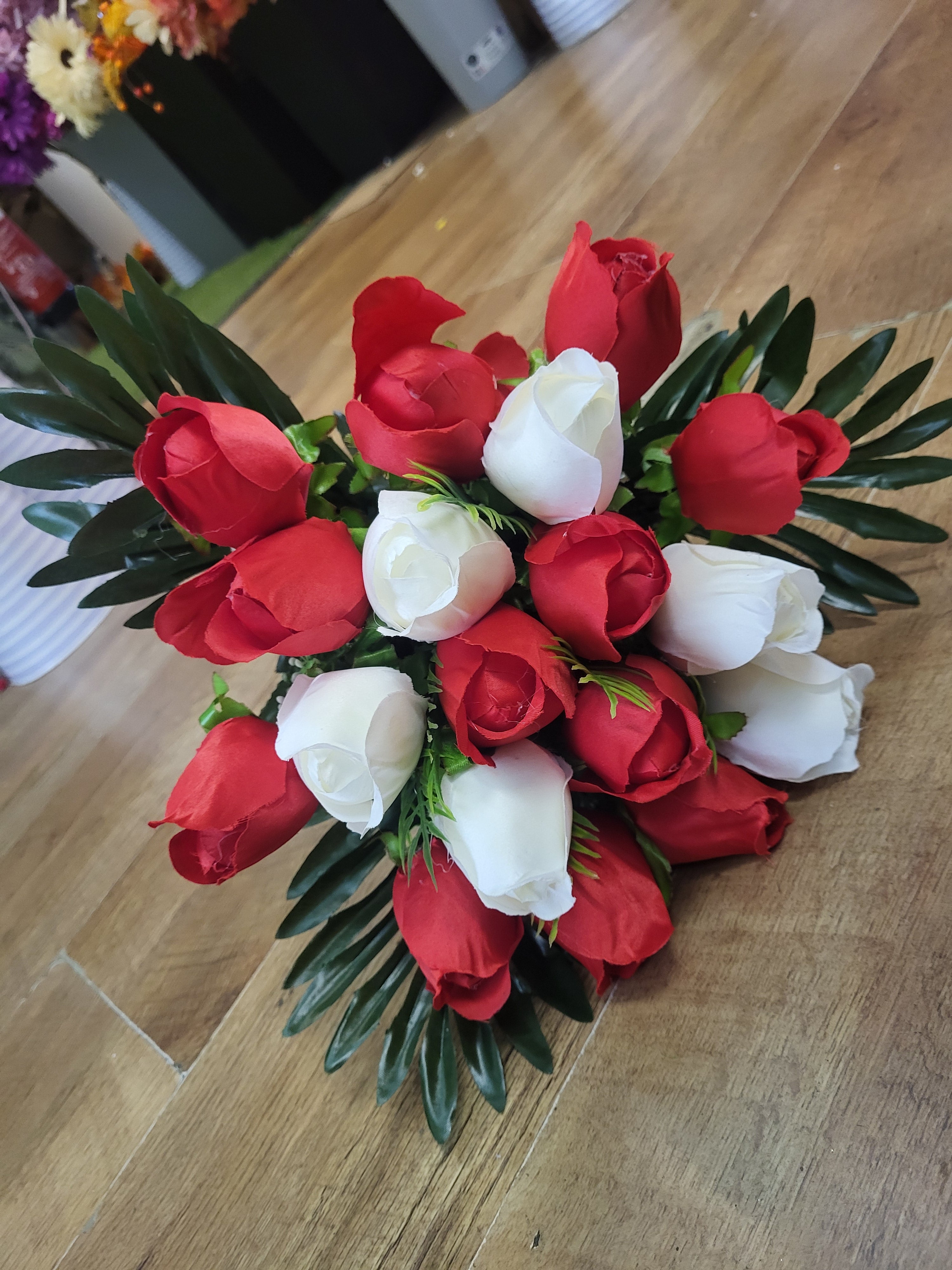 Large red and ivory rosebud bouquet  image 0