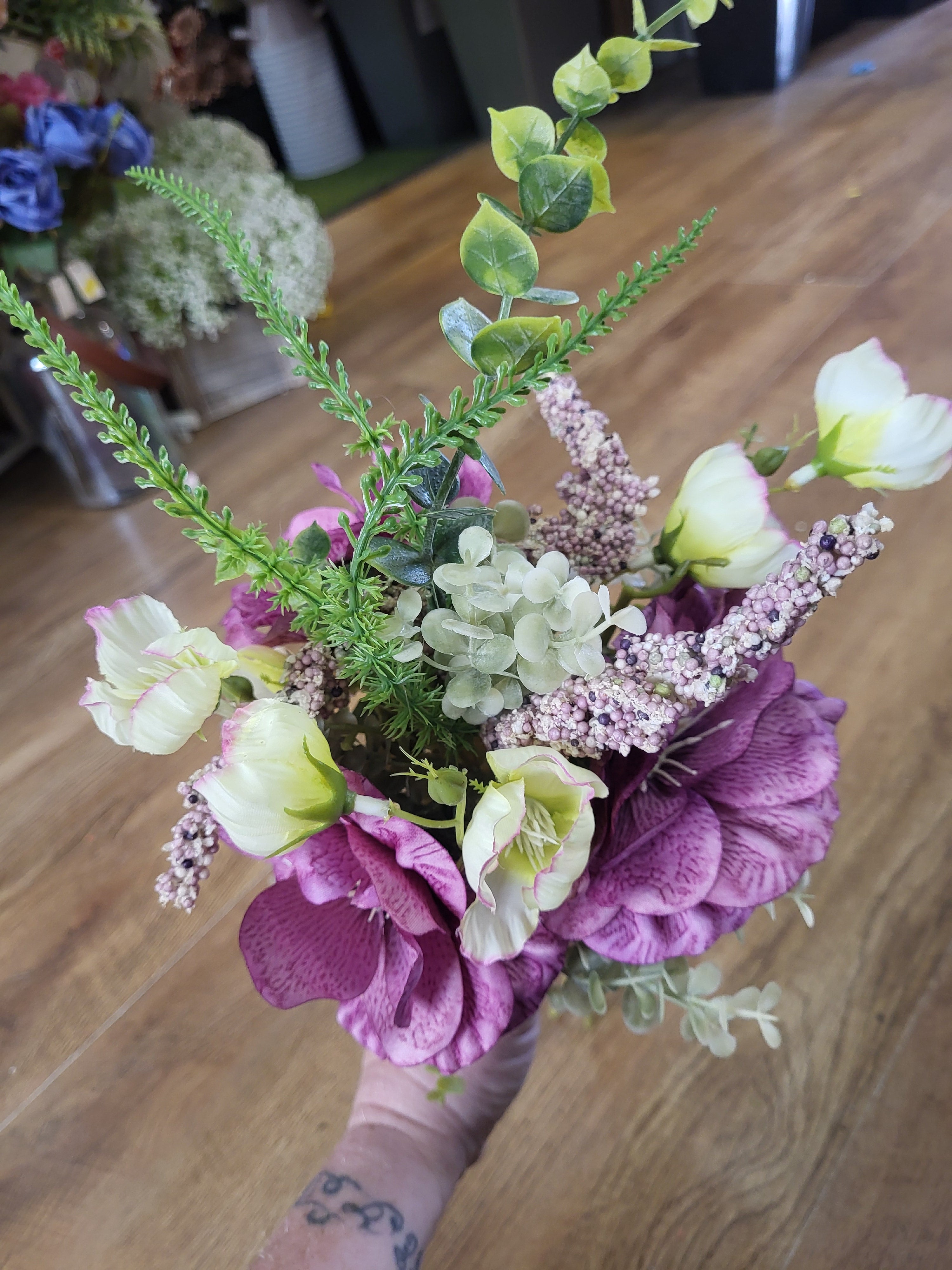 Hand tied Mauve Vanessa bundle  image 2