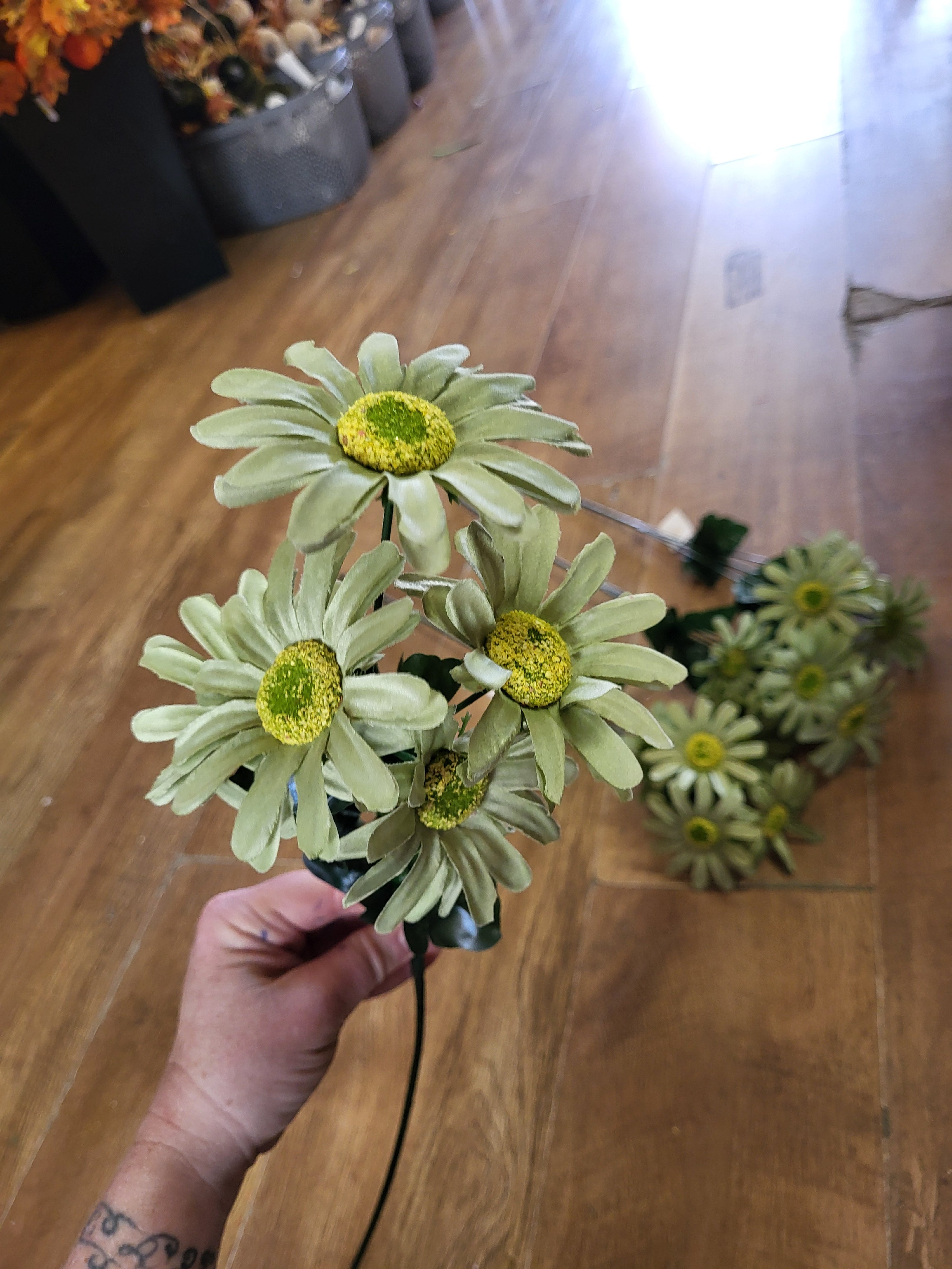 Bundle of 4 green Long stem gerbera sprays image 3