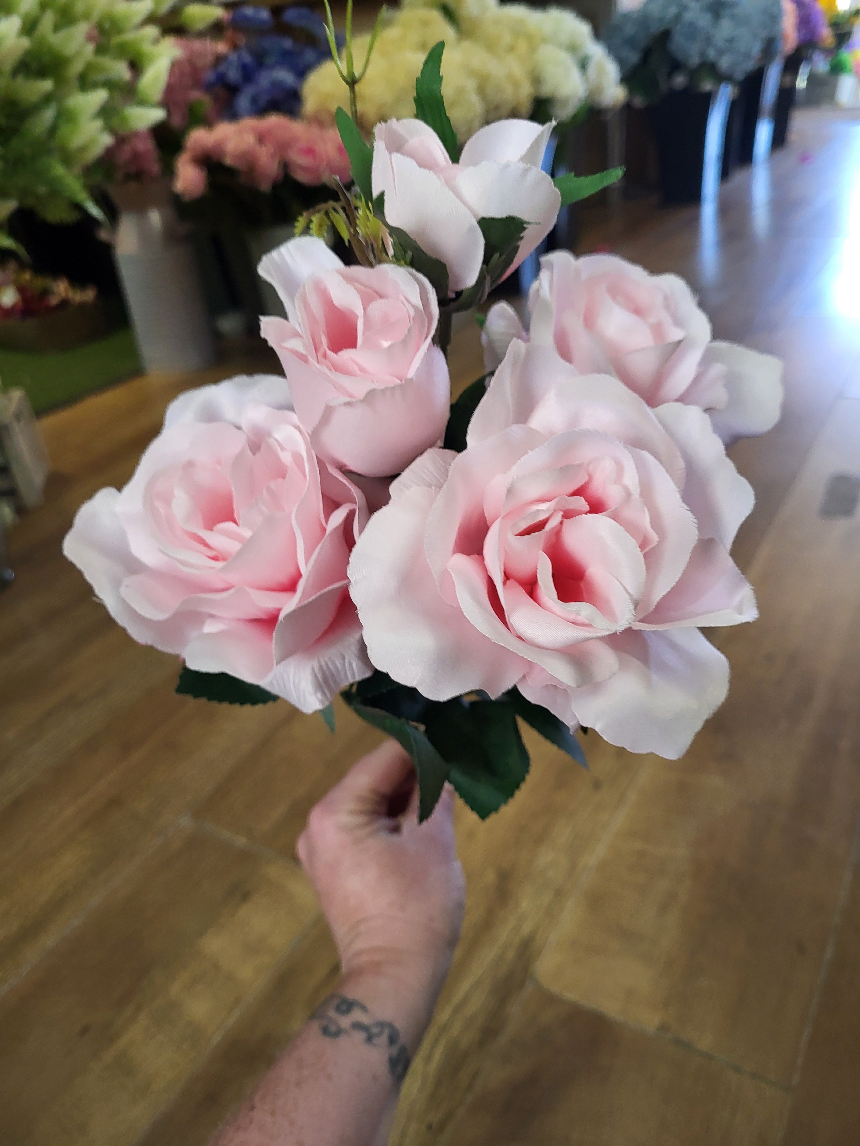 Wild rose bunch - 3 colours available image 5