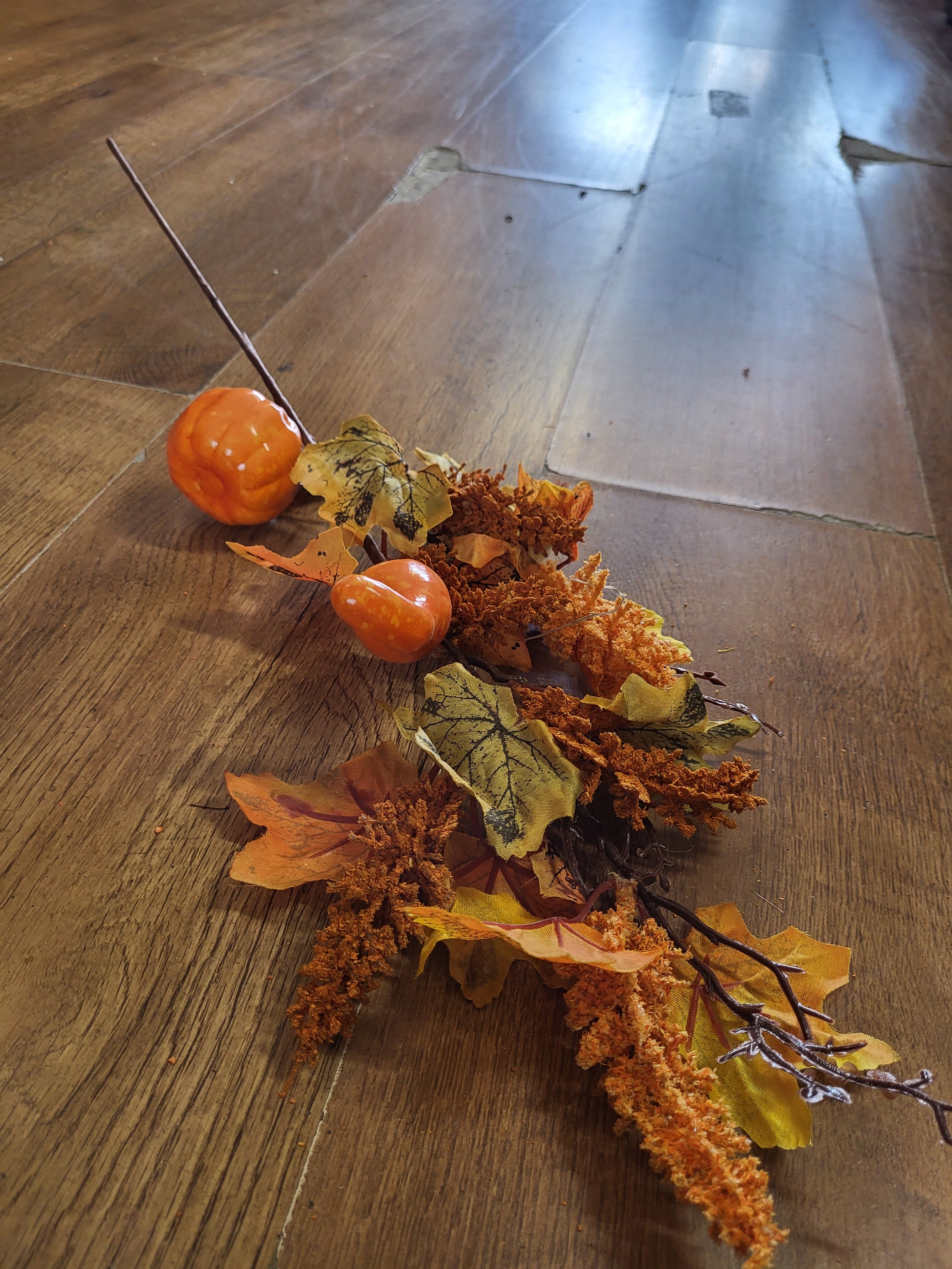 65cm tall autumn fruits and Heather stem image 2