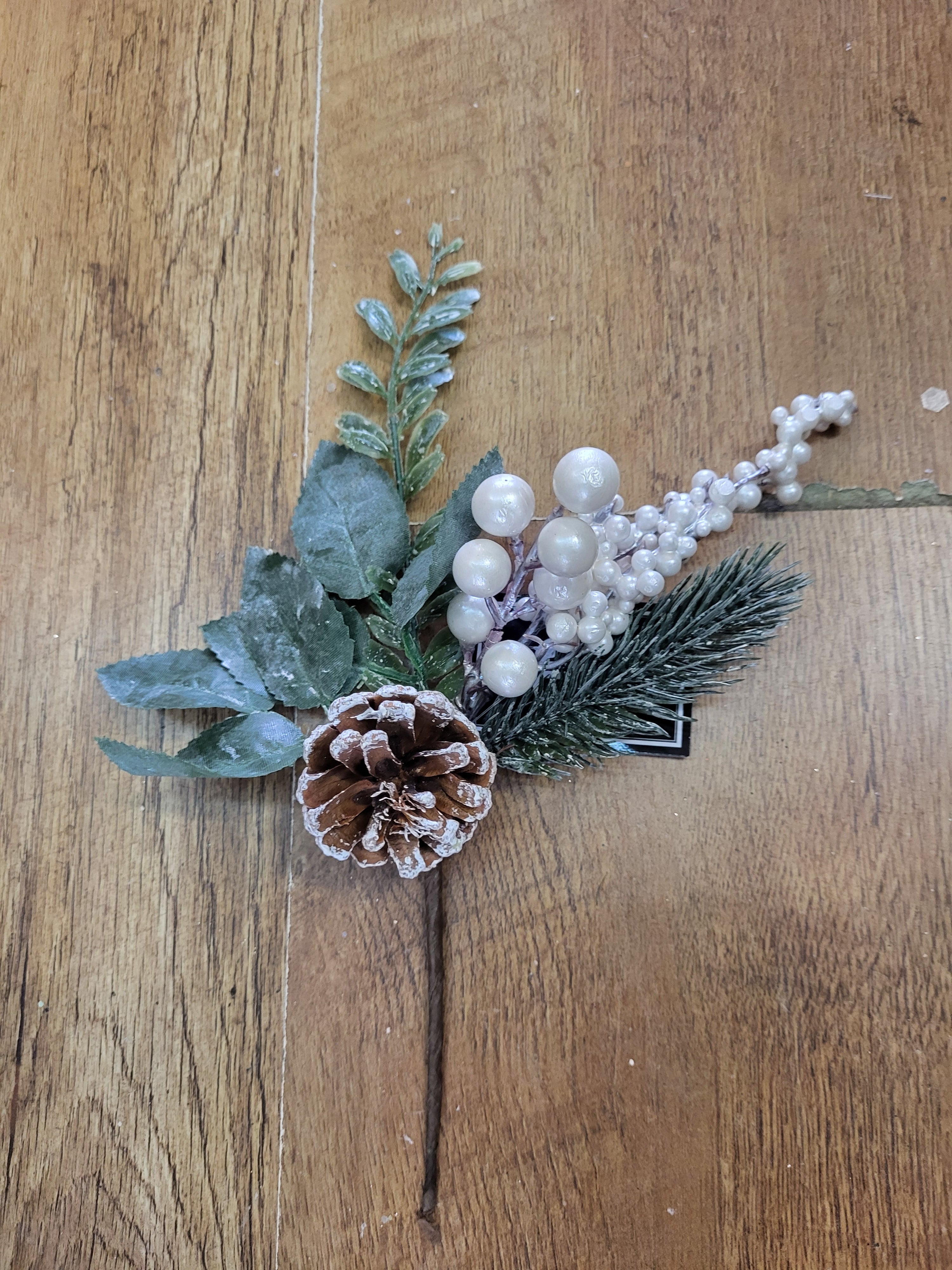 Mixed foliage and pearls pick image 1
