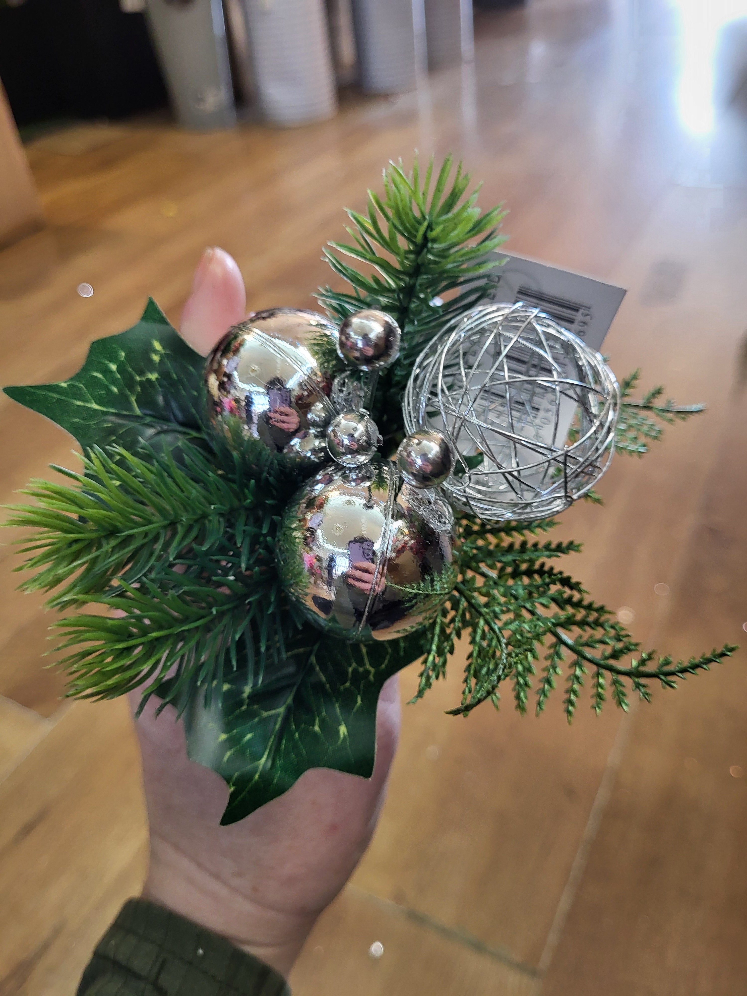 Silver bauble pick  image 0