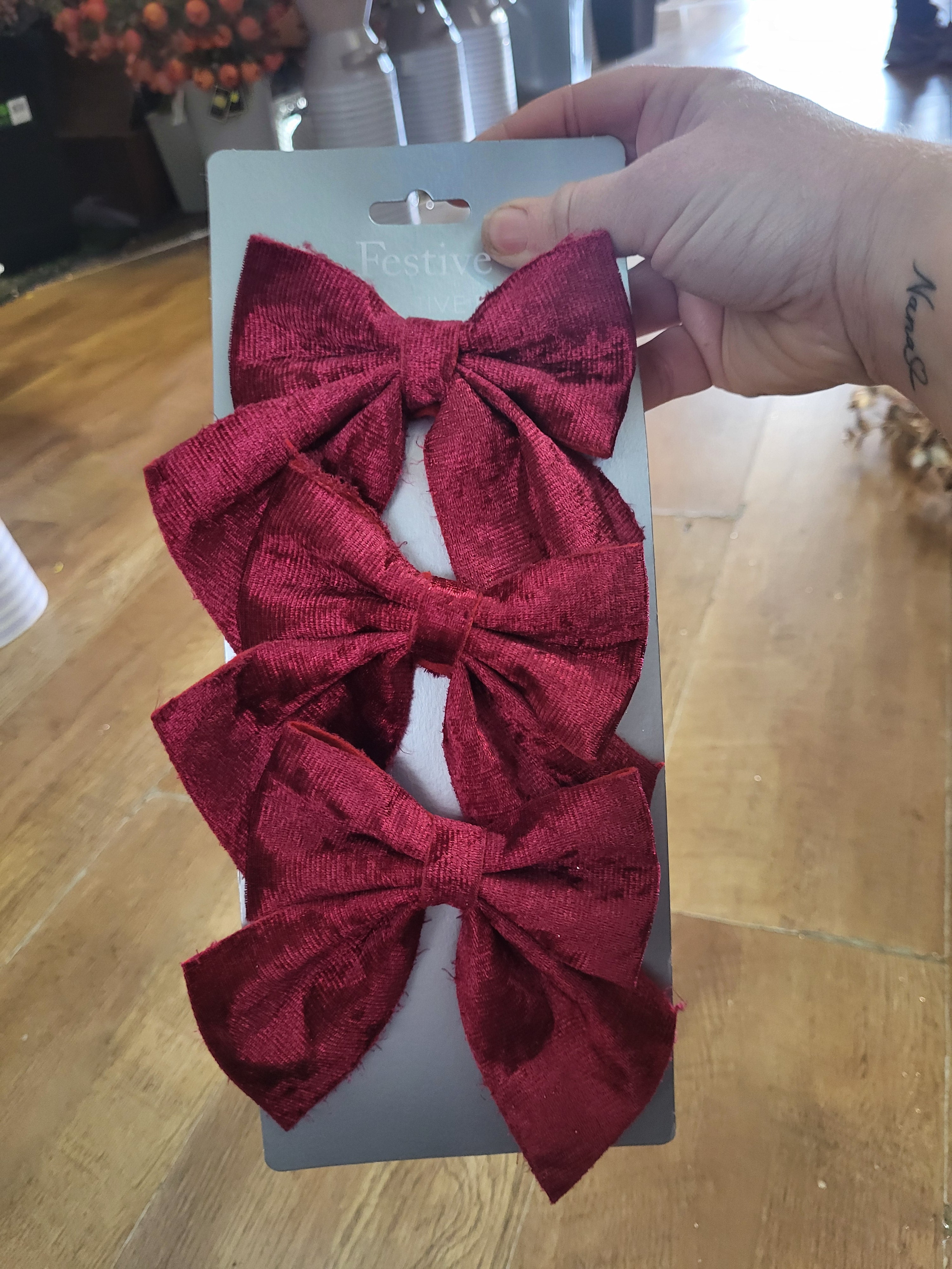Pack of 3 wine velvet bows image 1
