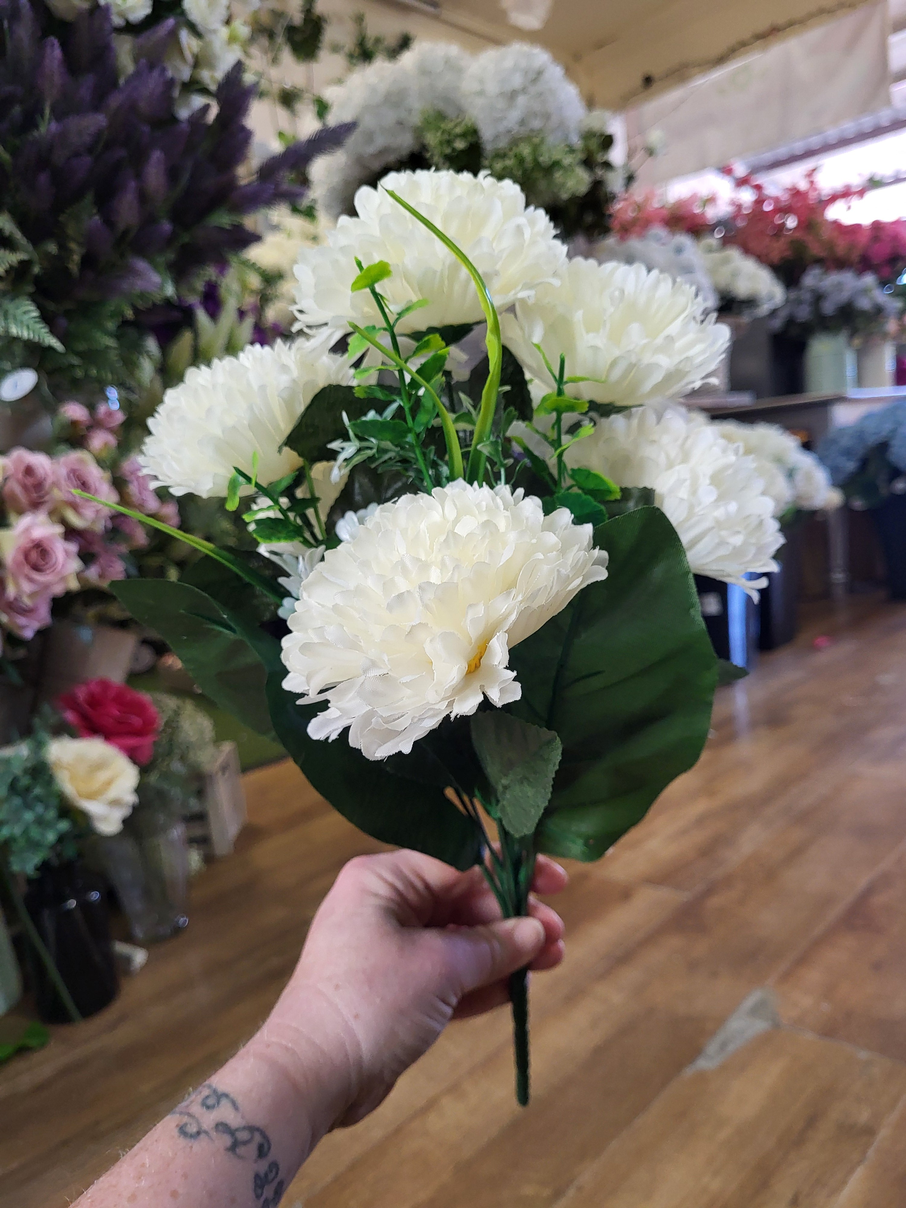 Large carnation bunch - 3 colours available image 1