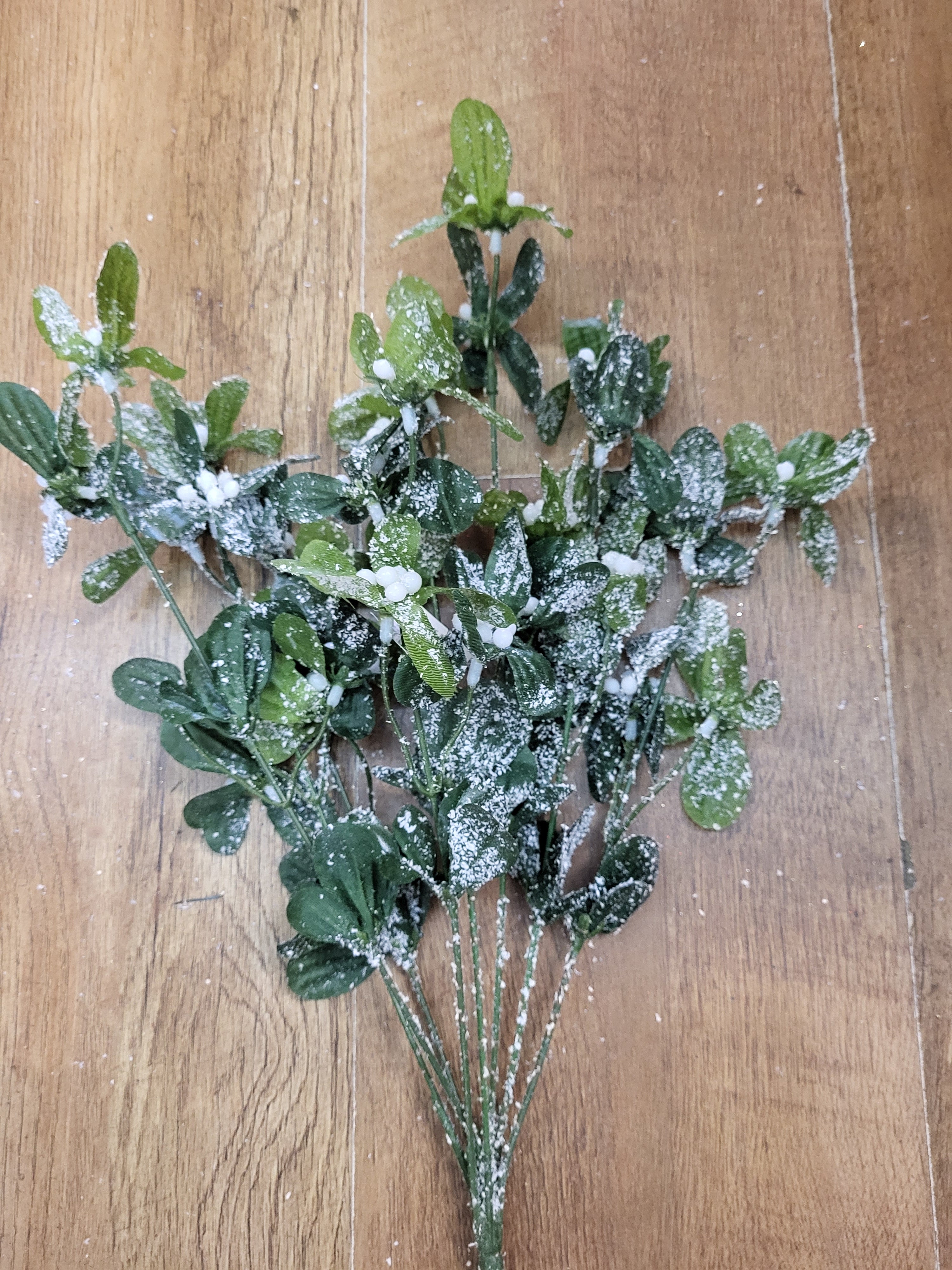 Large frosted mistletoe bunch image 1