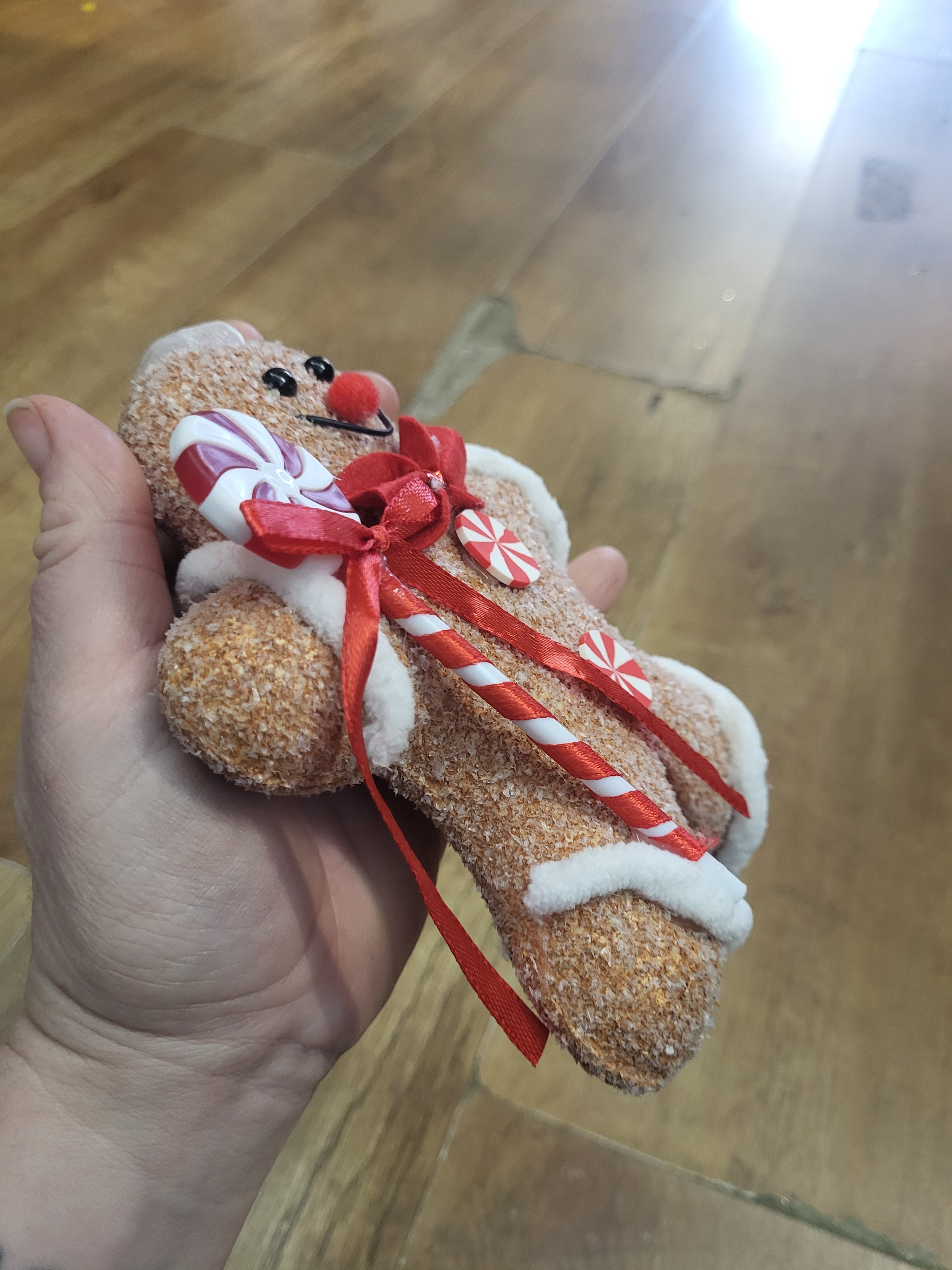 Hanging candy pinwheel gingerbread man decoration - 13.5 x 16cm image 4