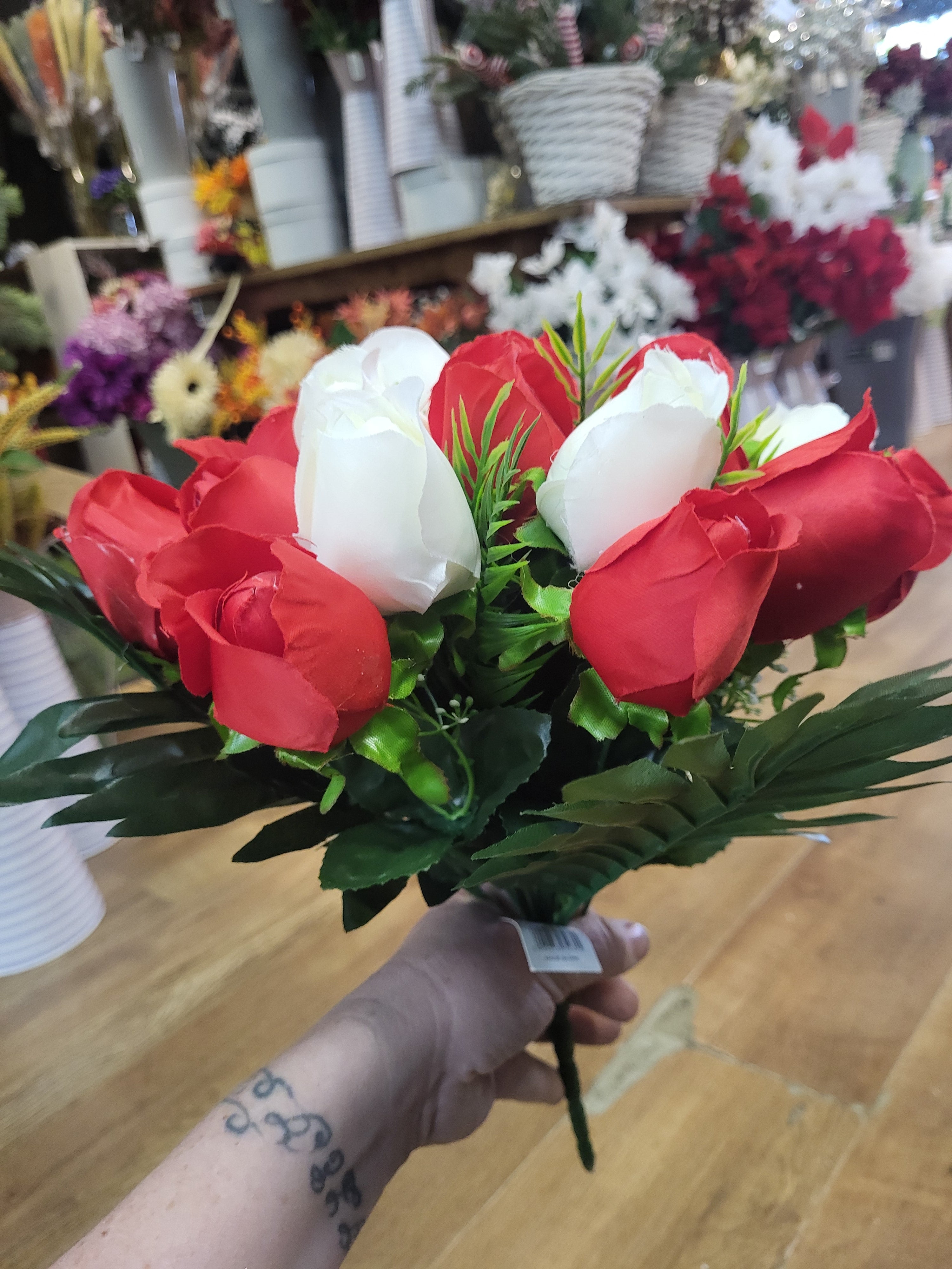 Large red and ivory rosebud bouquet  image 1