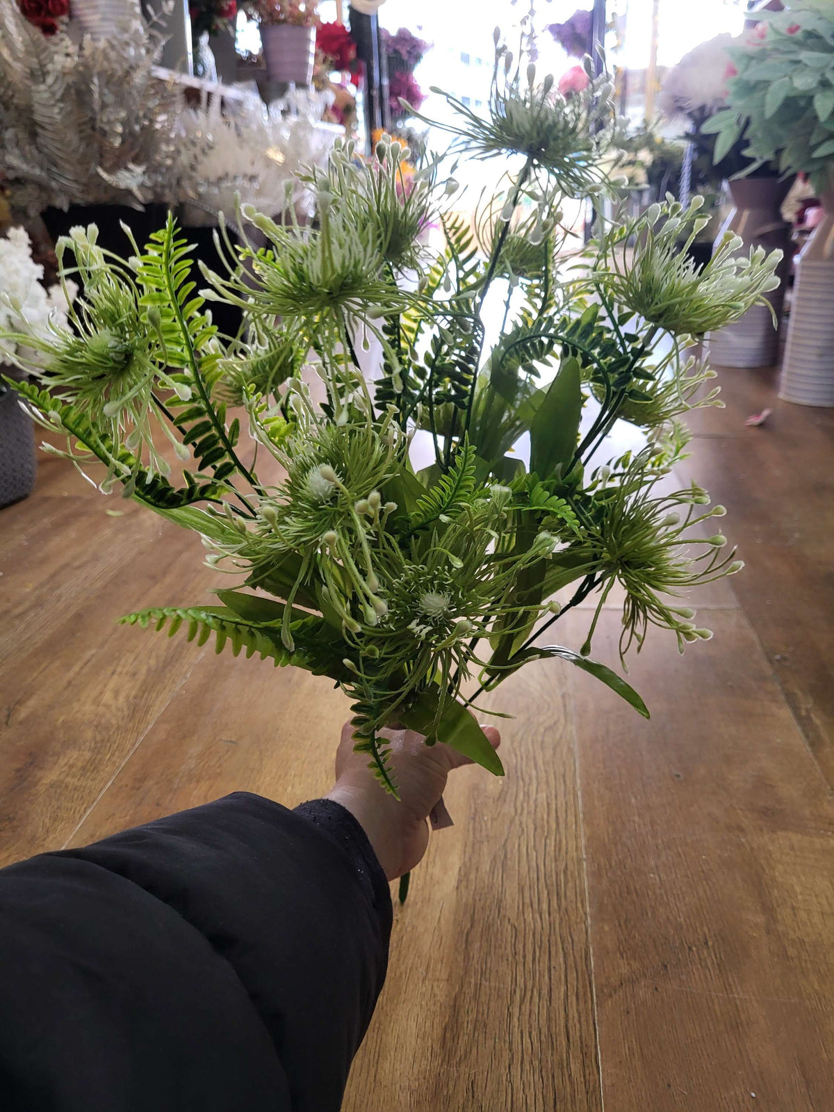 Large 12 headed green/white protea bunch image 3