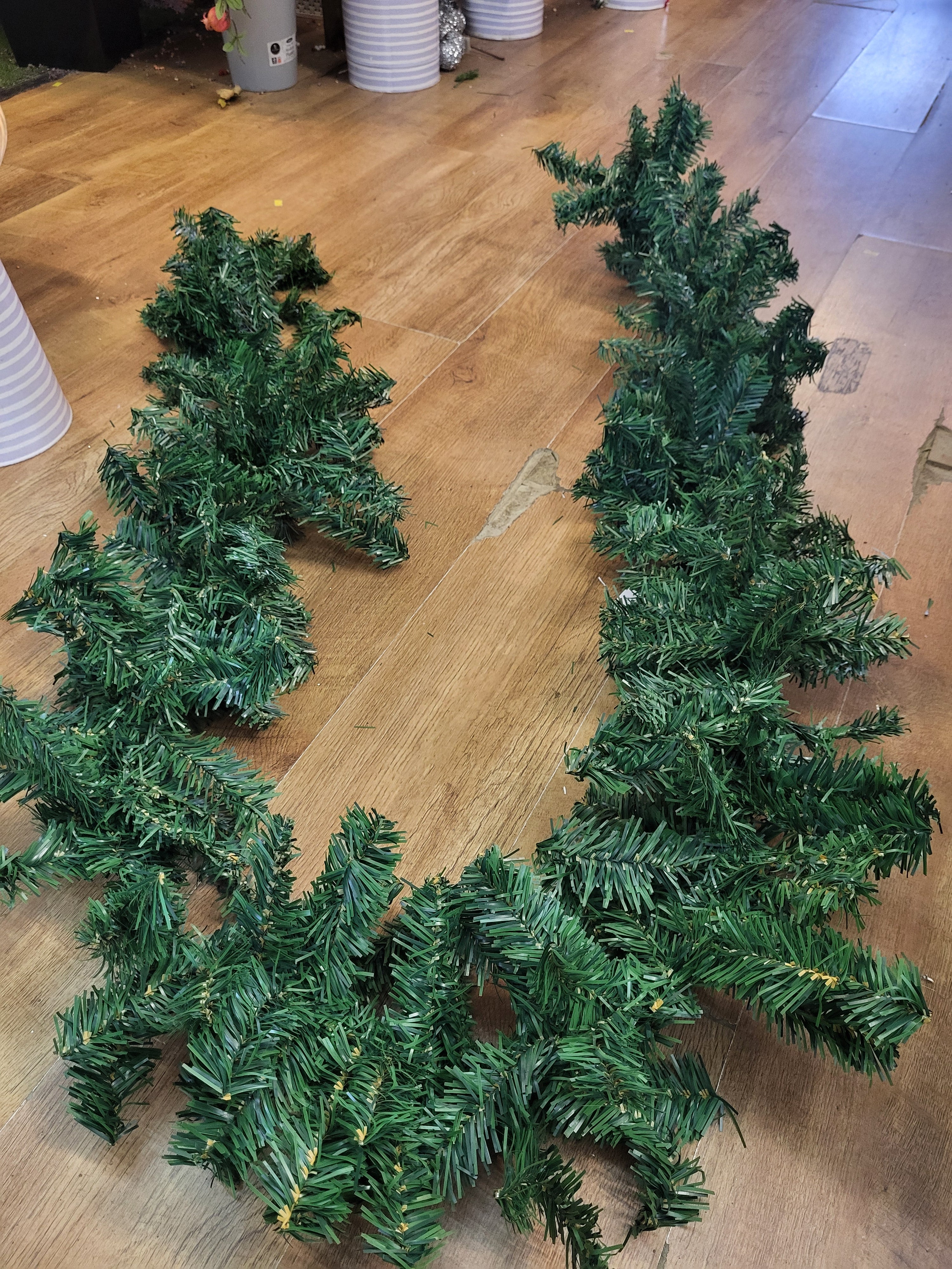 270cm thick pine garland image 3