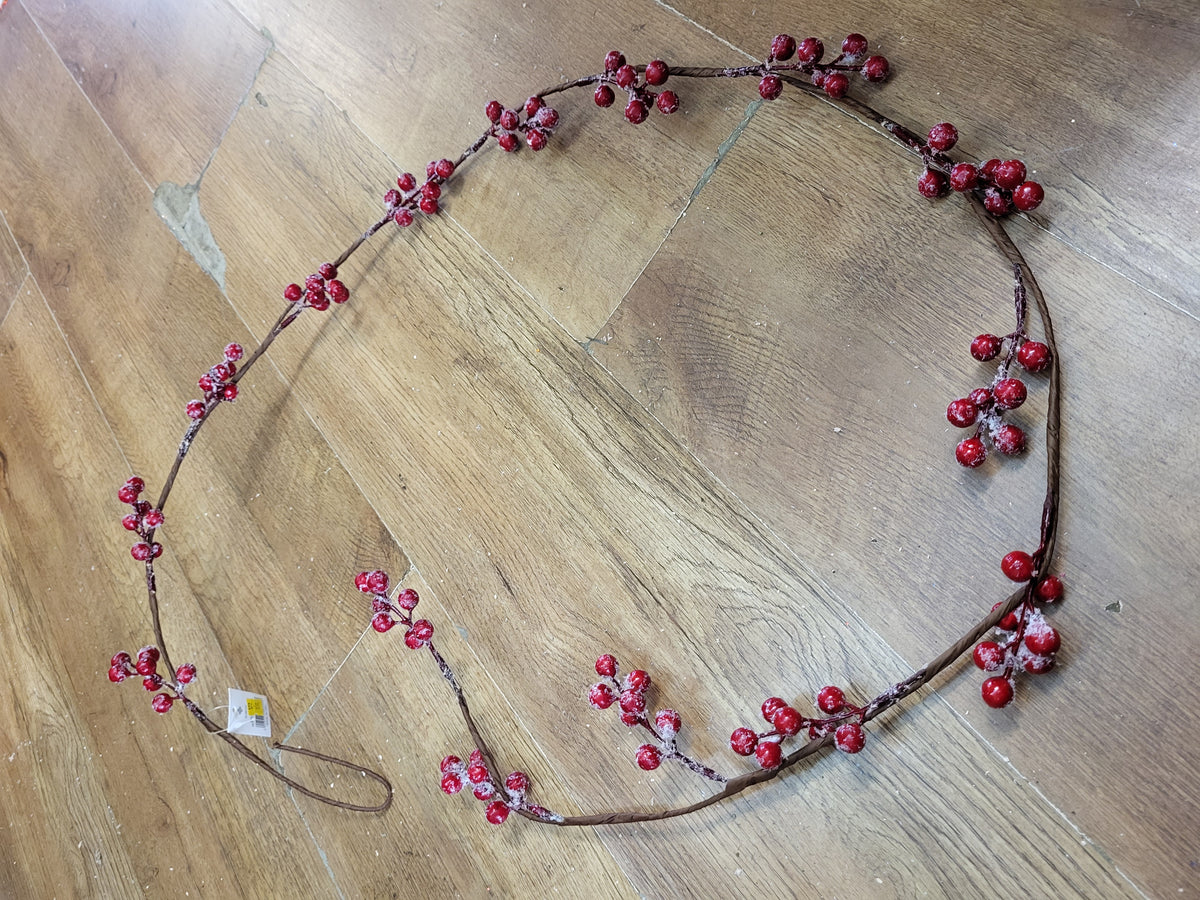 Frosted red berry garland  image 3