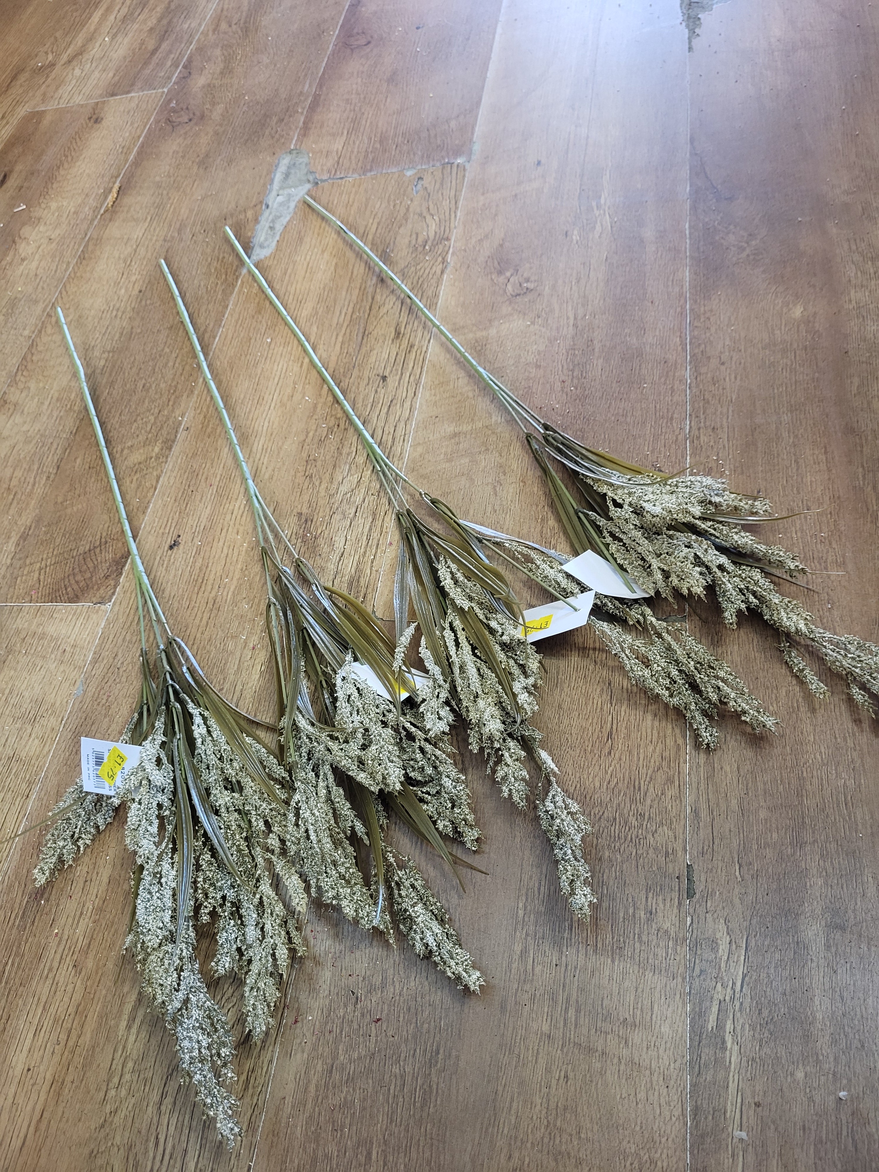 Bundle of 4 Long stem natural autumnal Heather sprays image 1