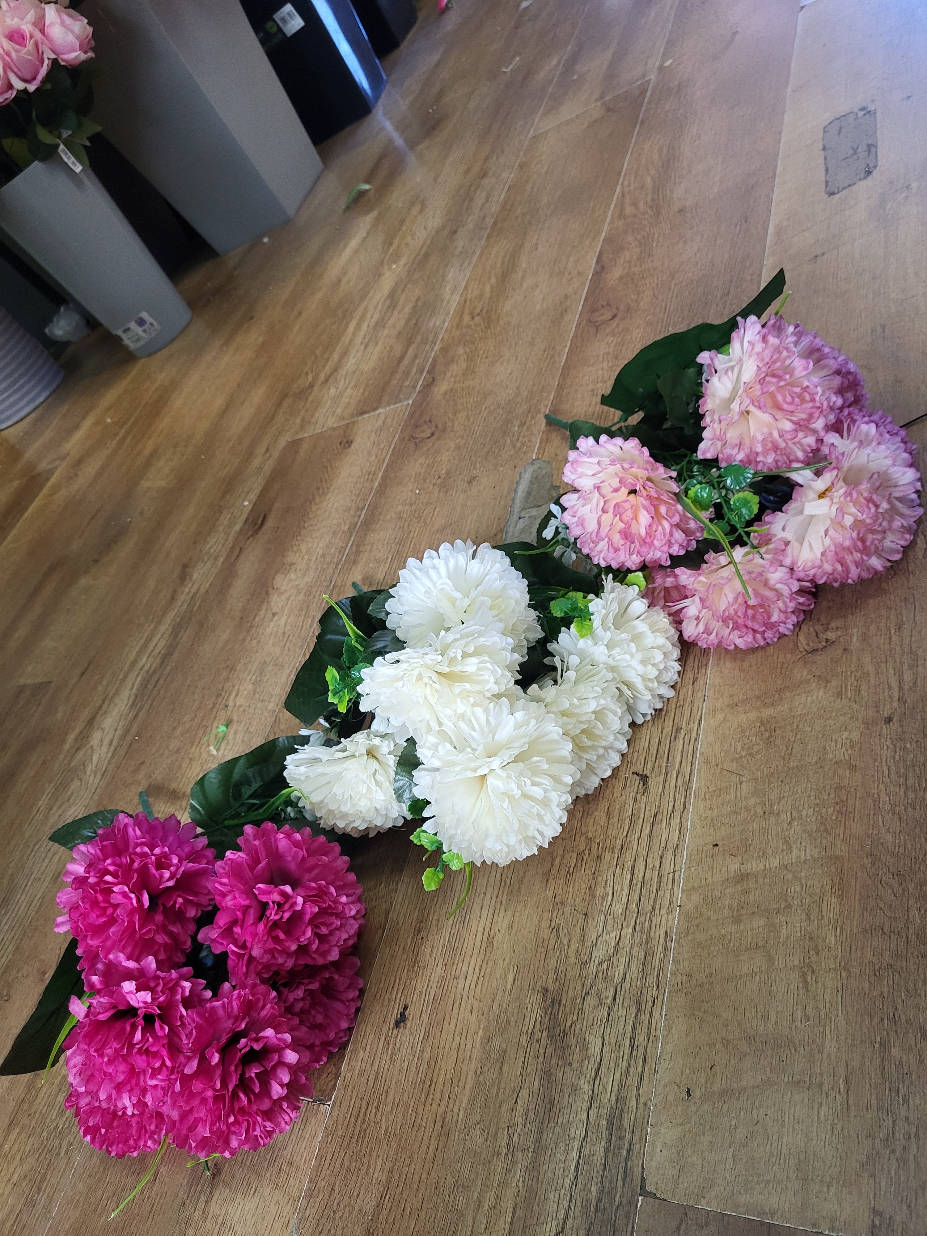 Large carnation bunch - 3 colours available image 5