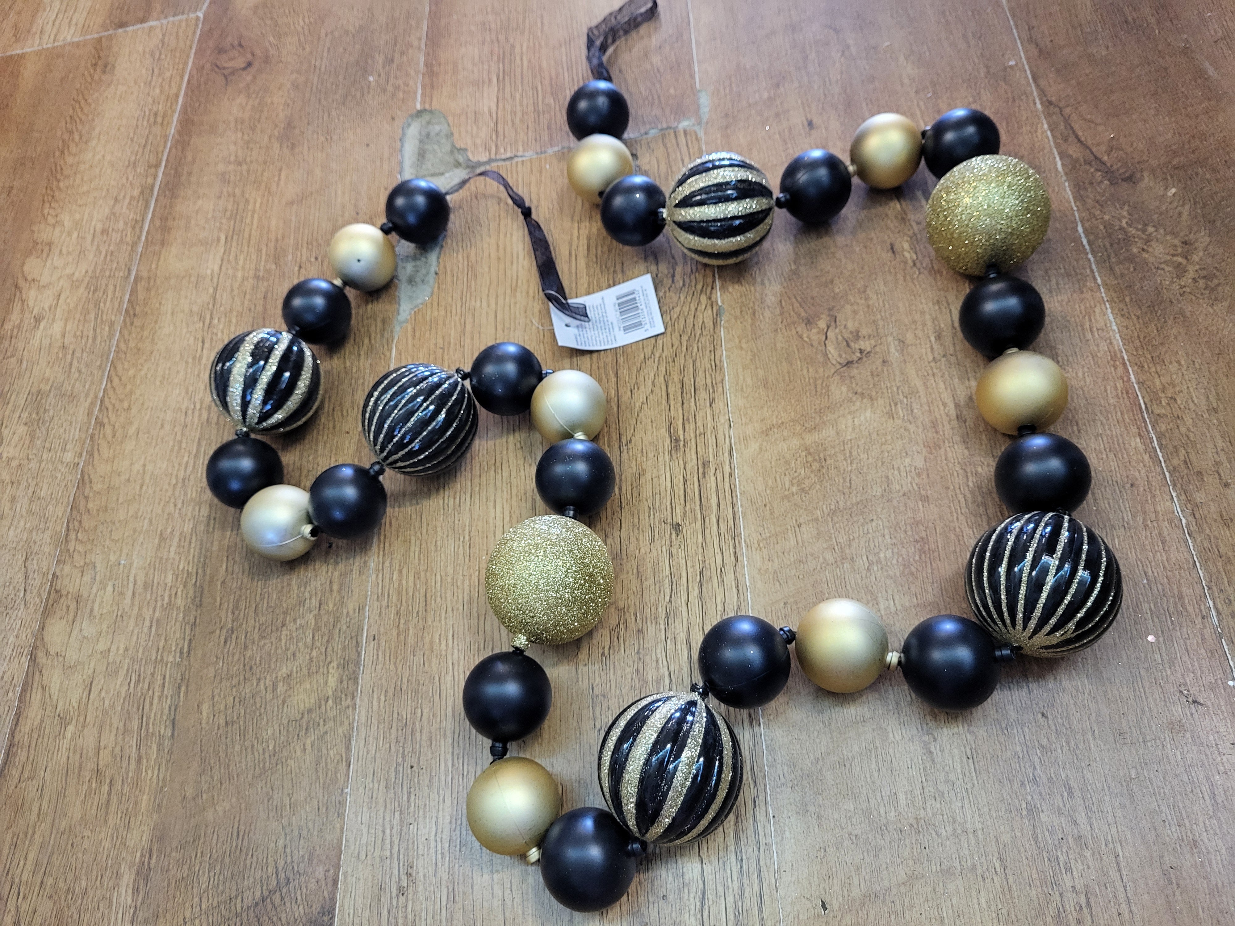 1.8m Black and gold bauble garland image 1