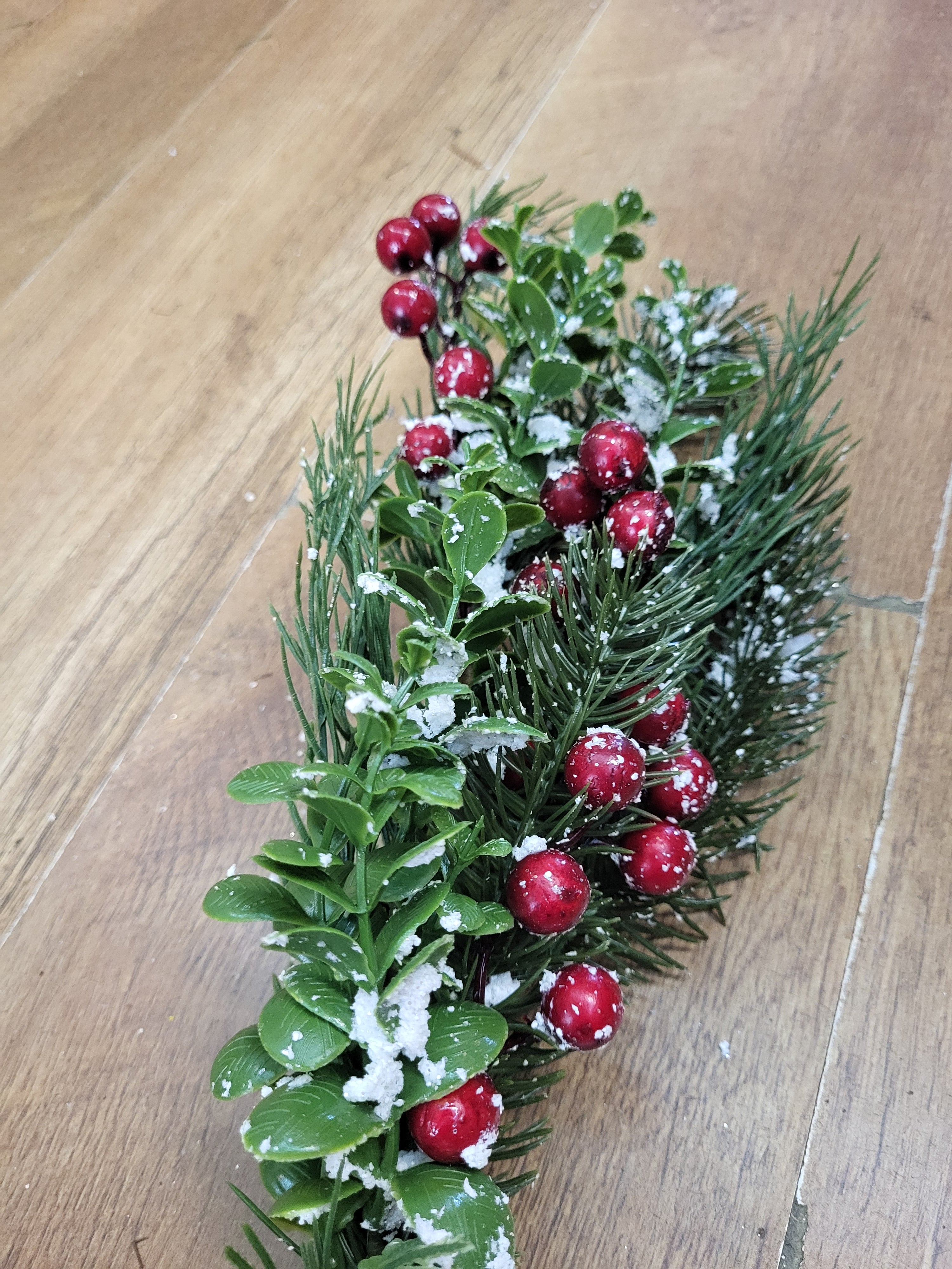 Snowberry/eucalyptus/pine branch image 1