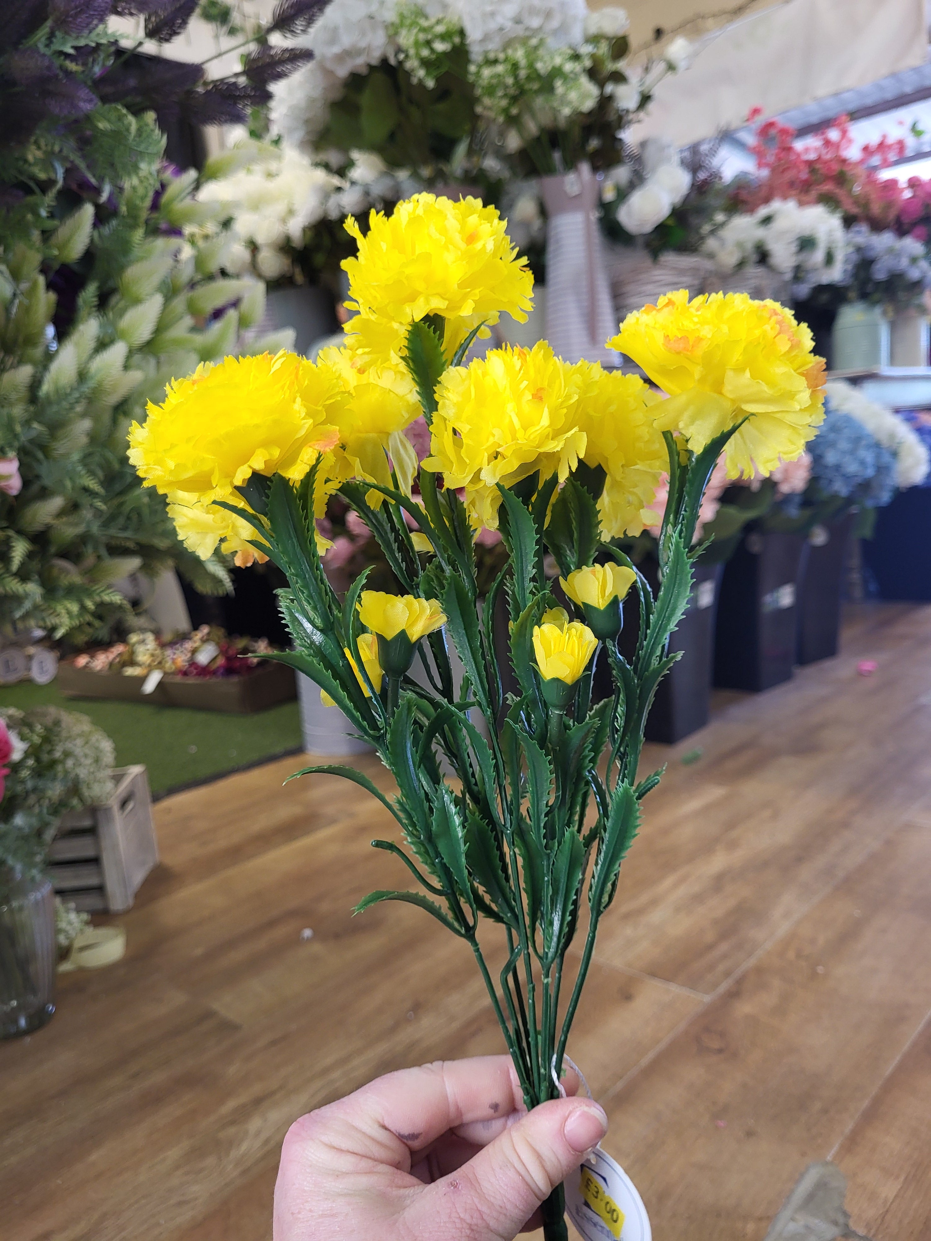Big bunch of yellow carnations  image 0