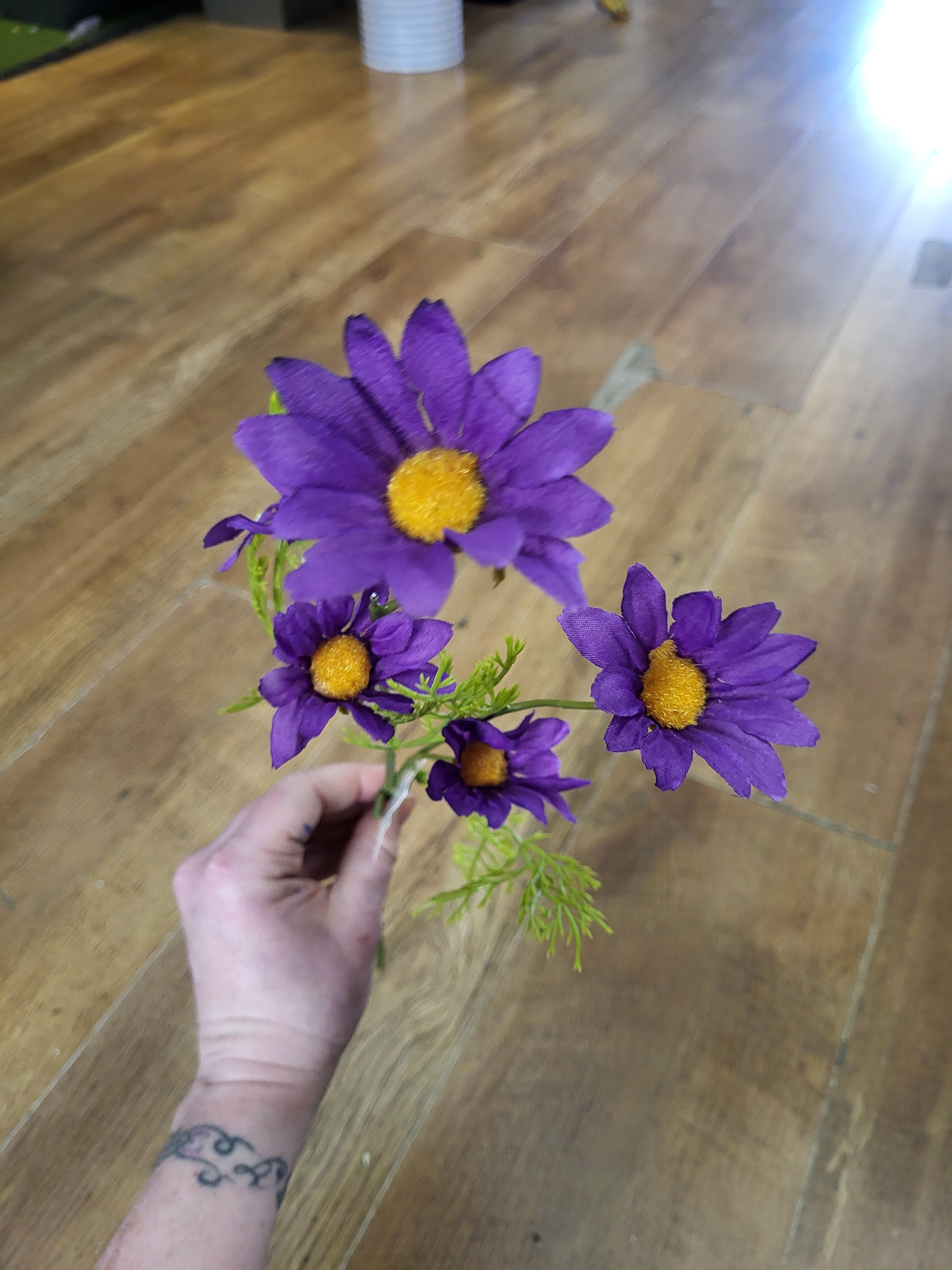 Medium length purple daisy spray  image 2