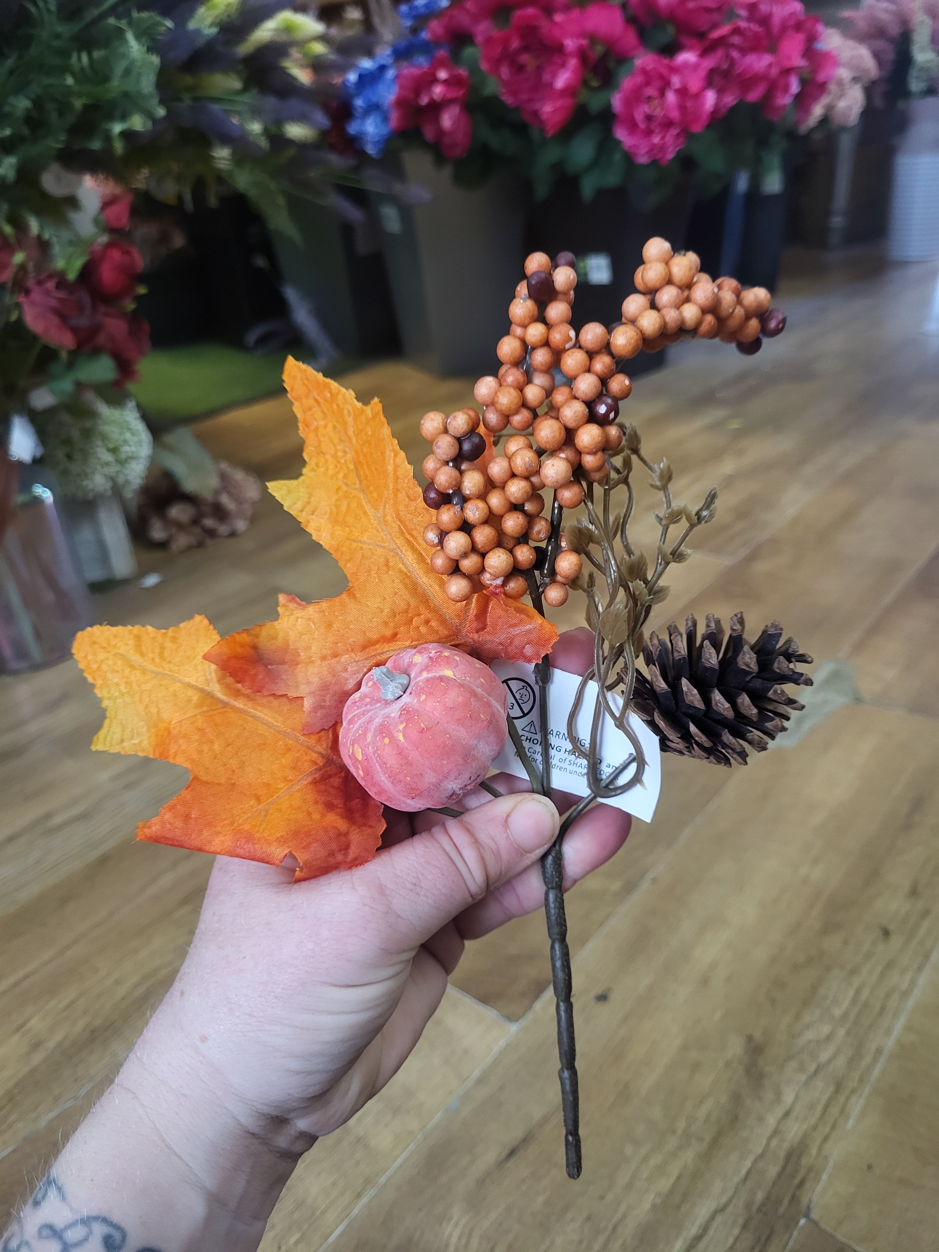 Pumpkin/cone/berry pick - 2 colours available image 2