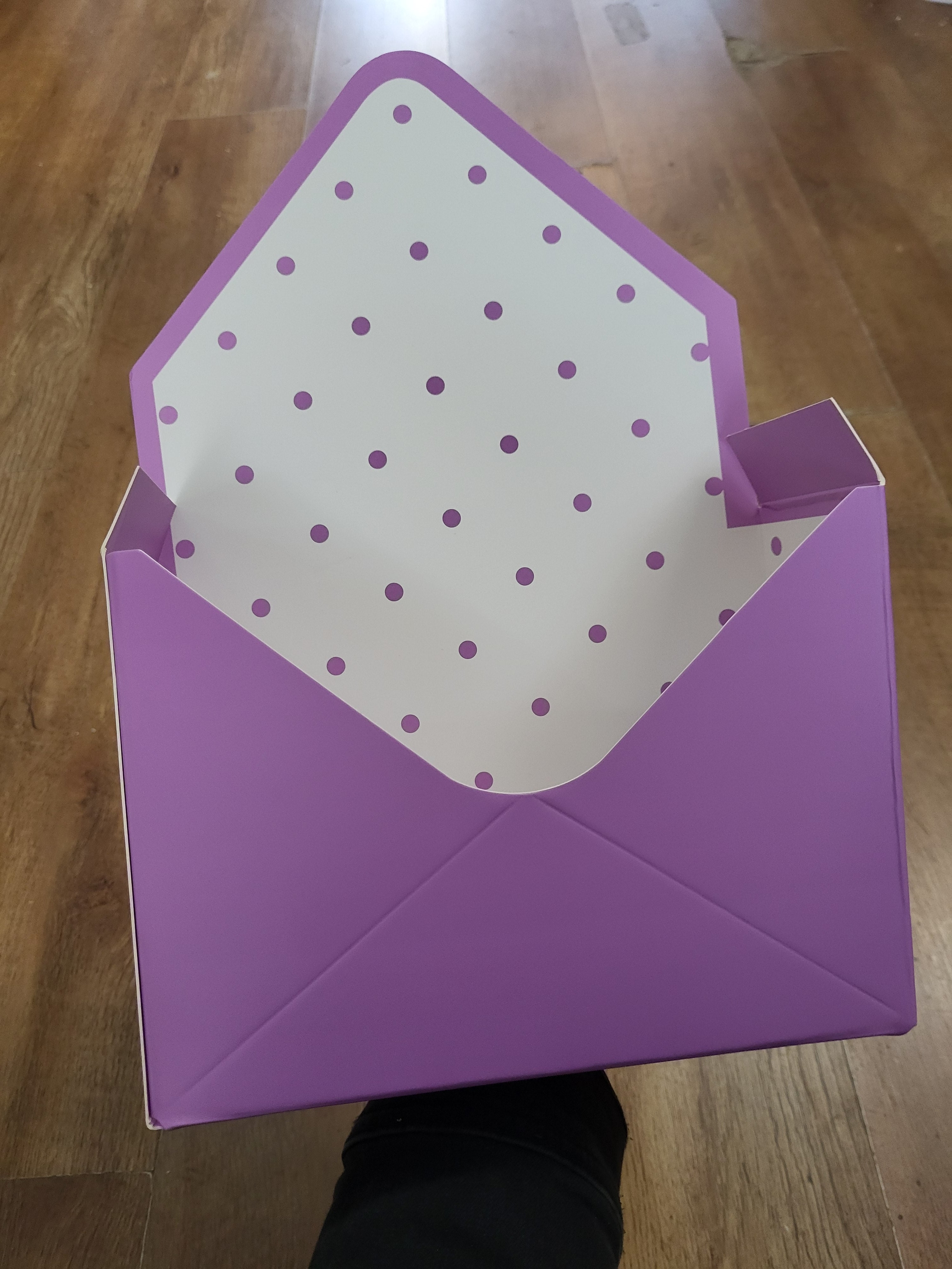 Purple/white floral envelope box  image 1