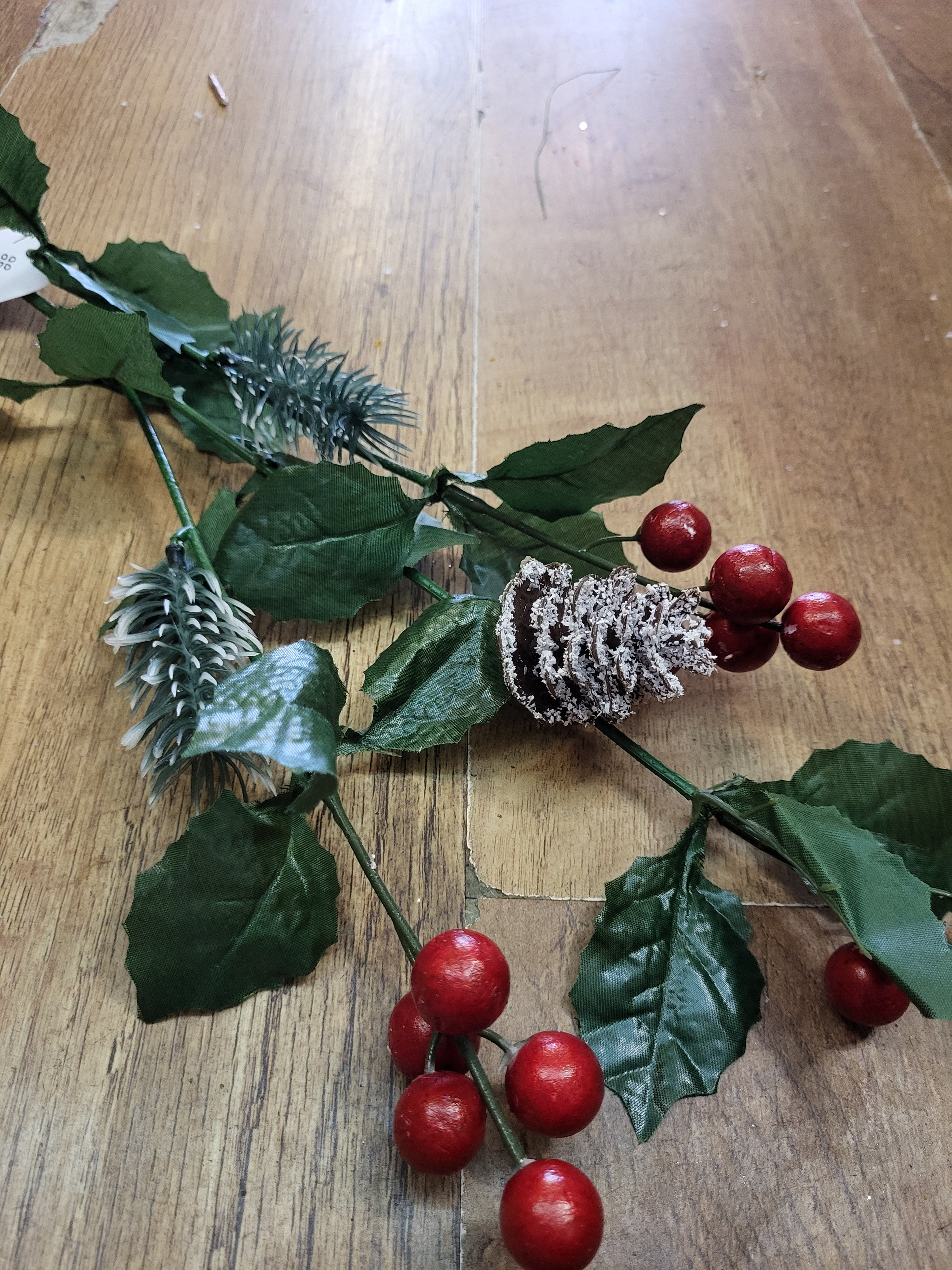 Long stem berries and cone/thistle  image 2