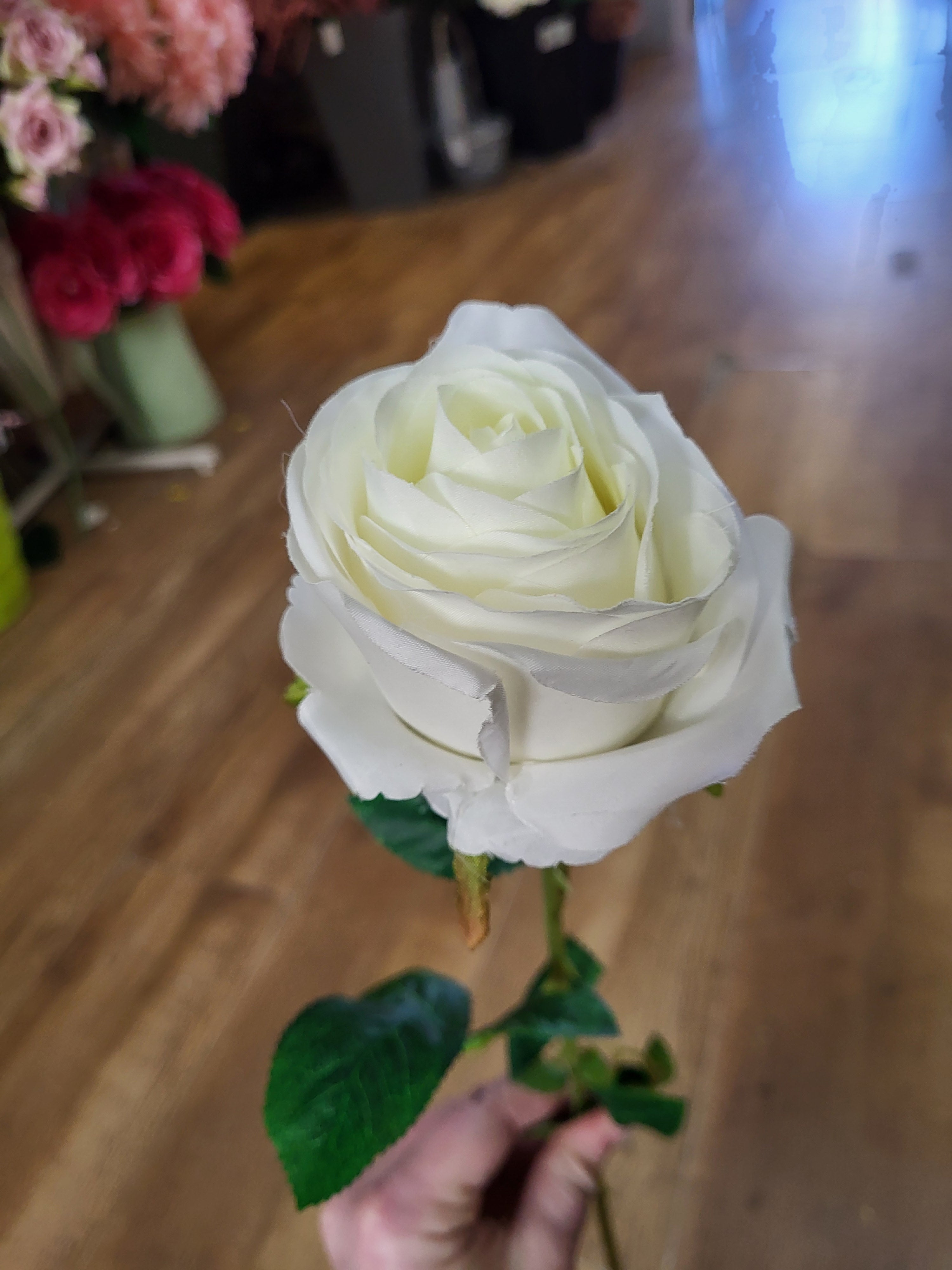 Single Ivory Harper Rose image 2