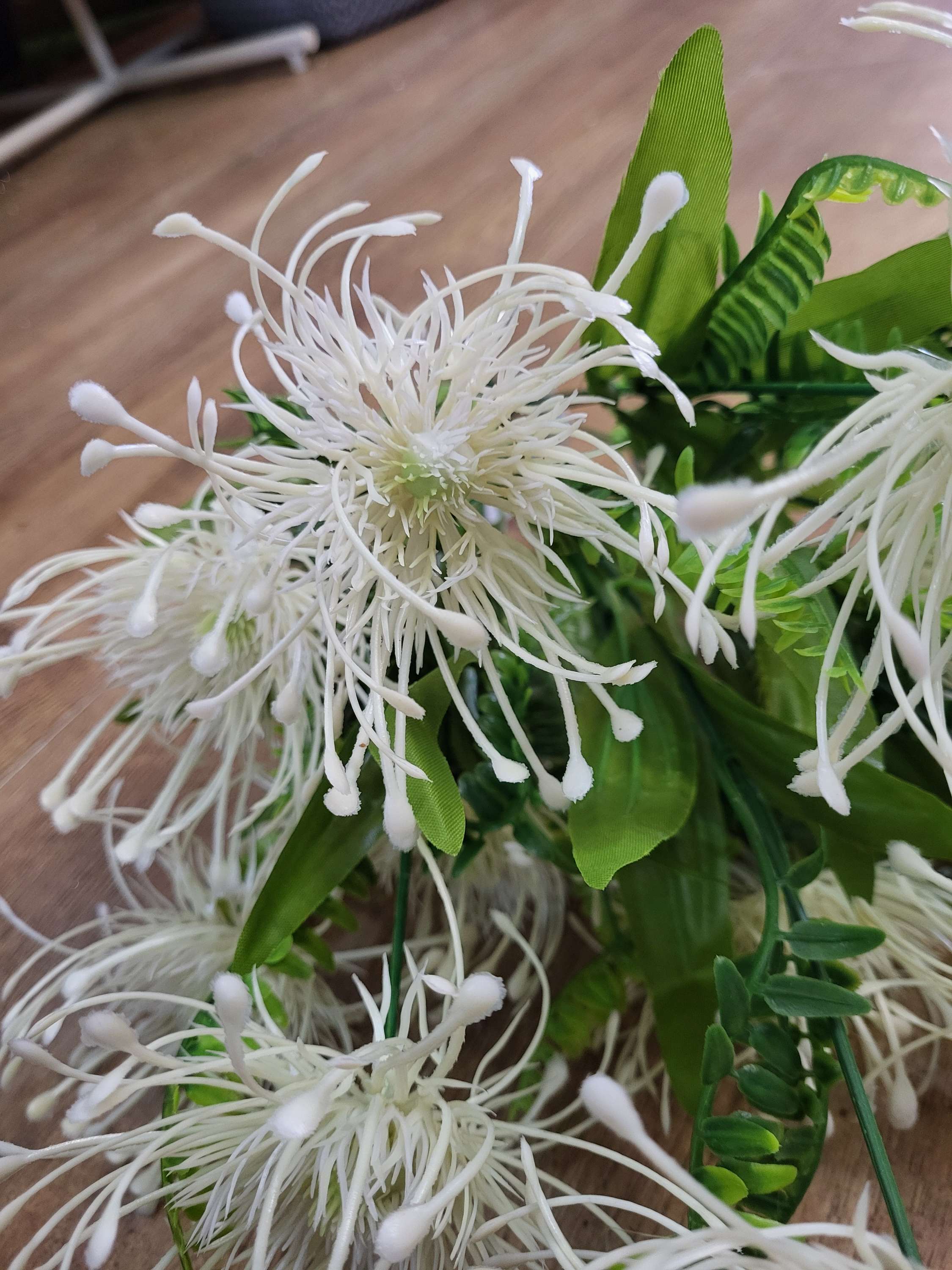 Large 12 headed white protea bunch image 3