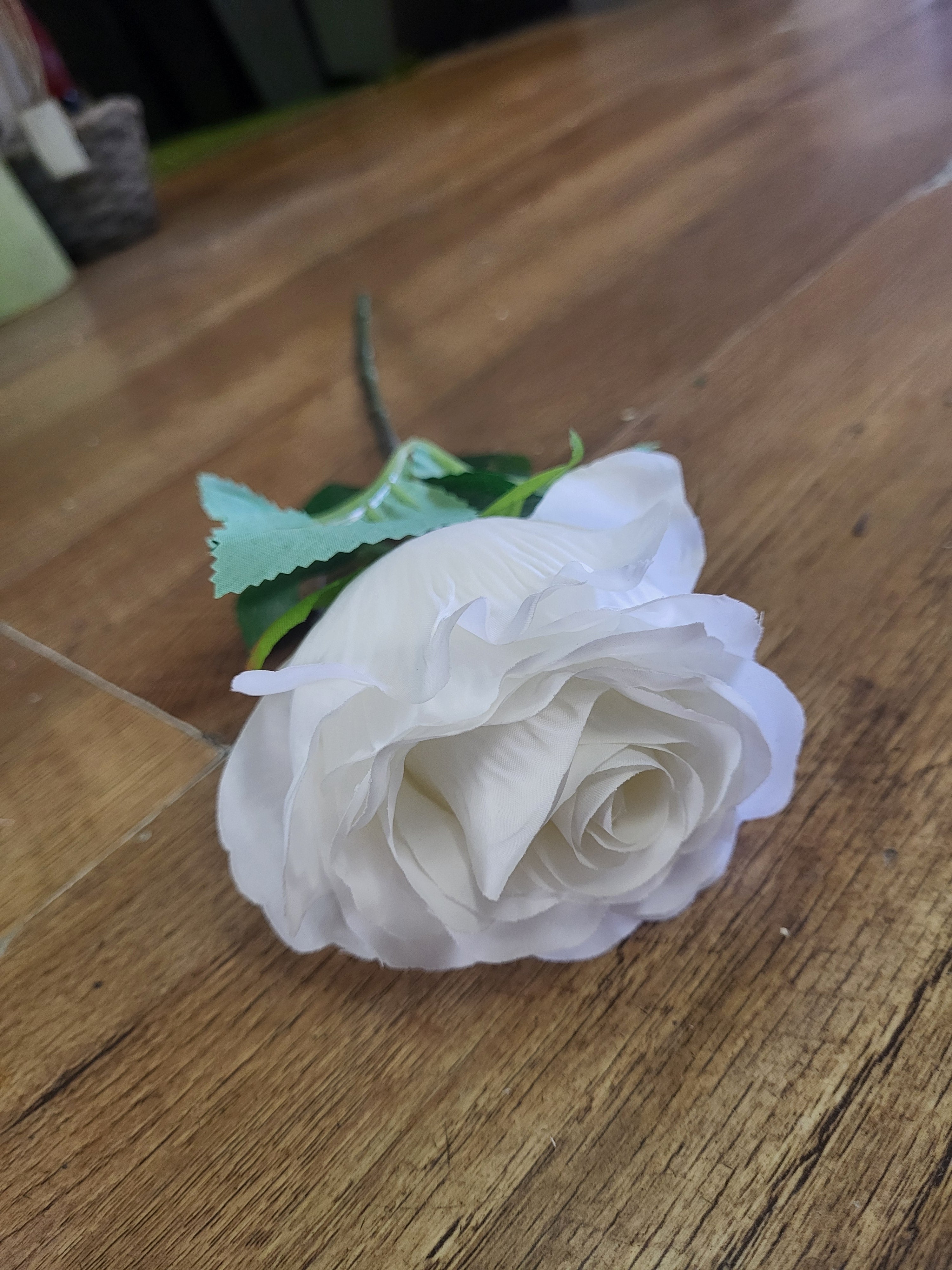 White Lila Rose  image 1