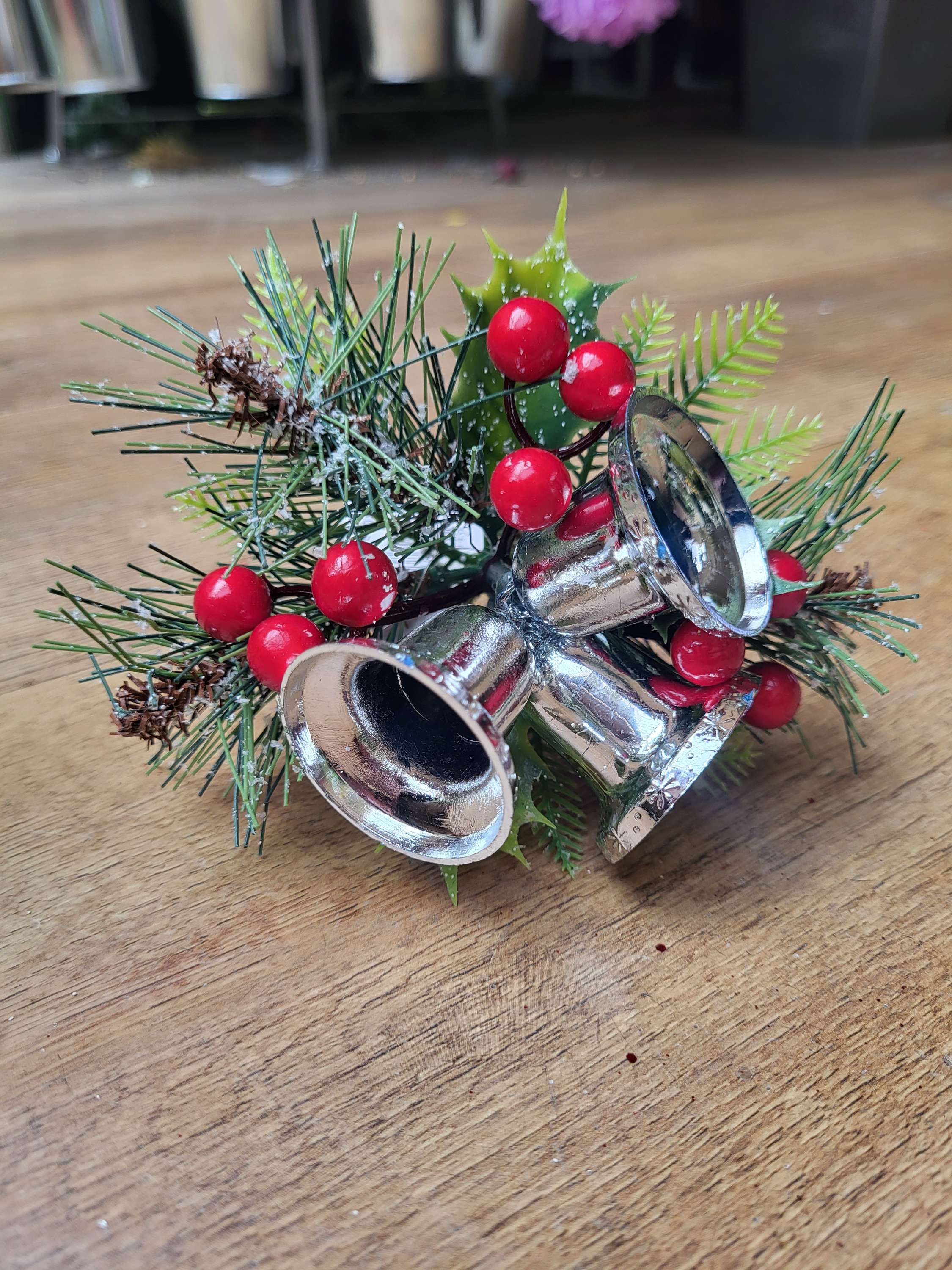 Silver bell pick image 1