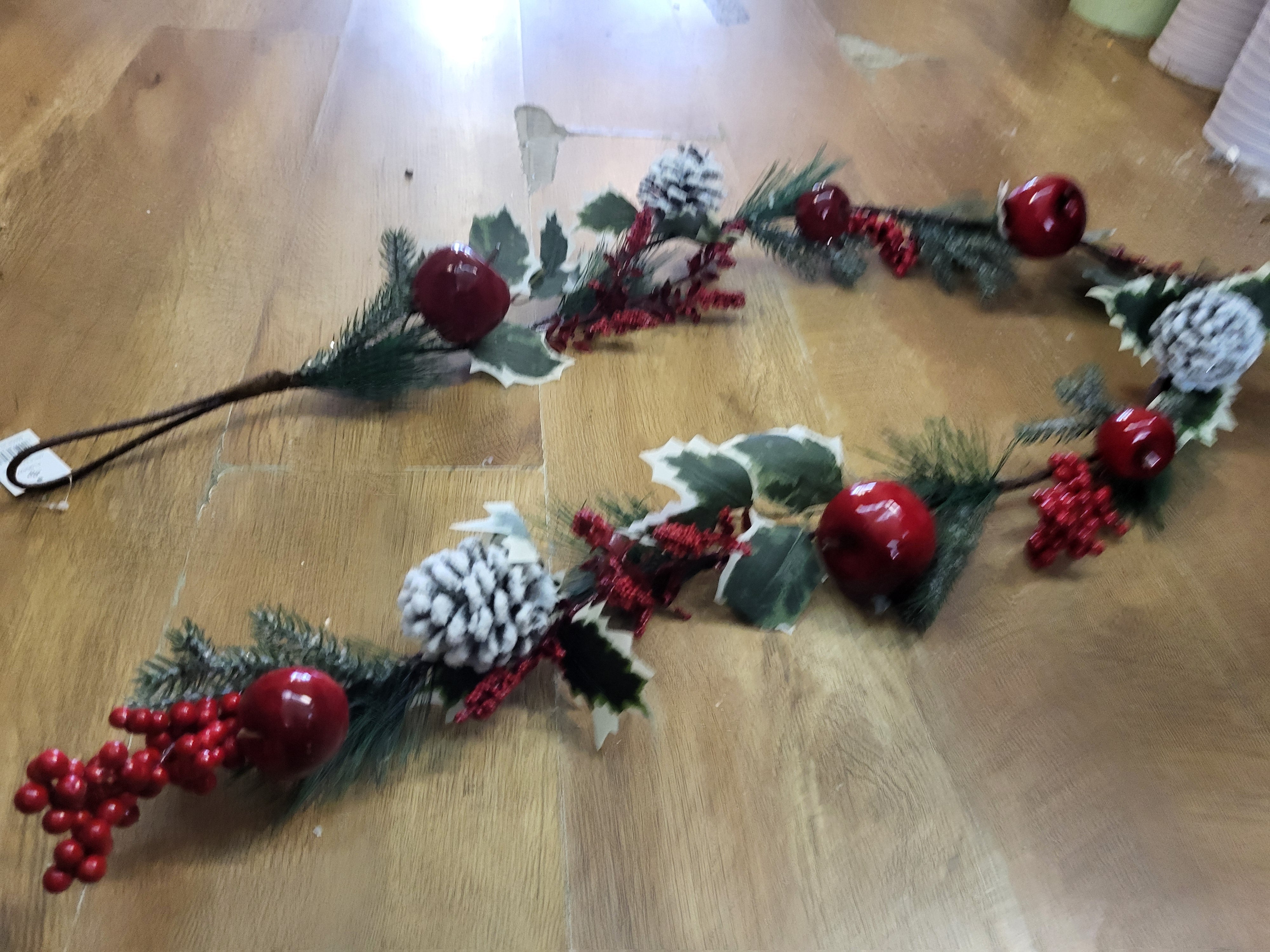 Deluxe frosted cone and fruits garland  image 0