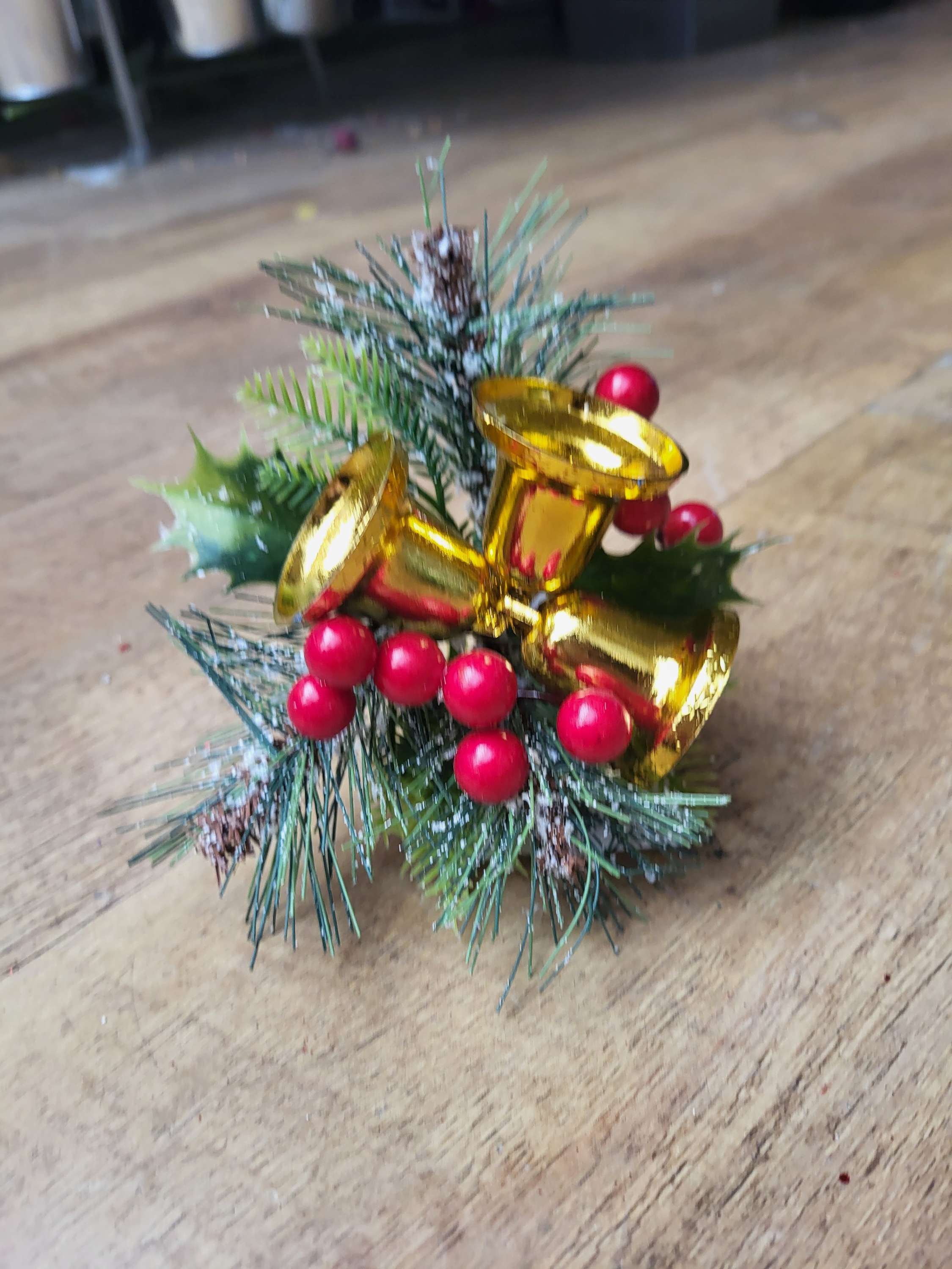 Gold bell pick image 2