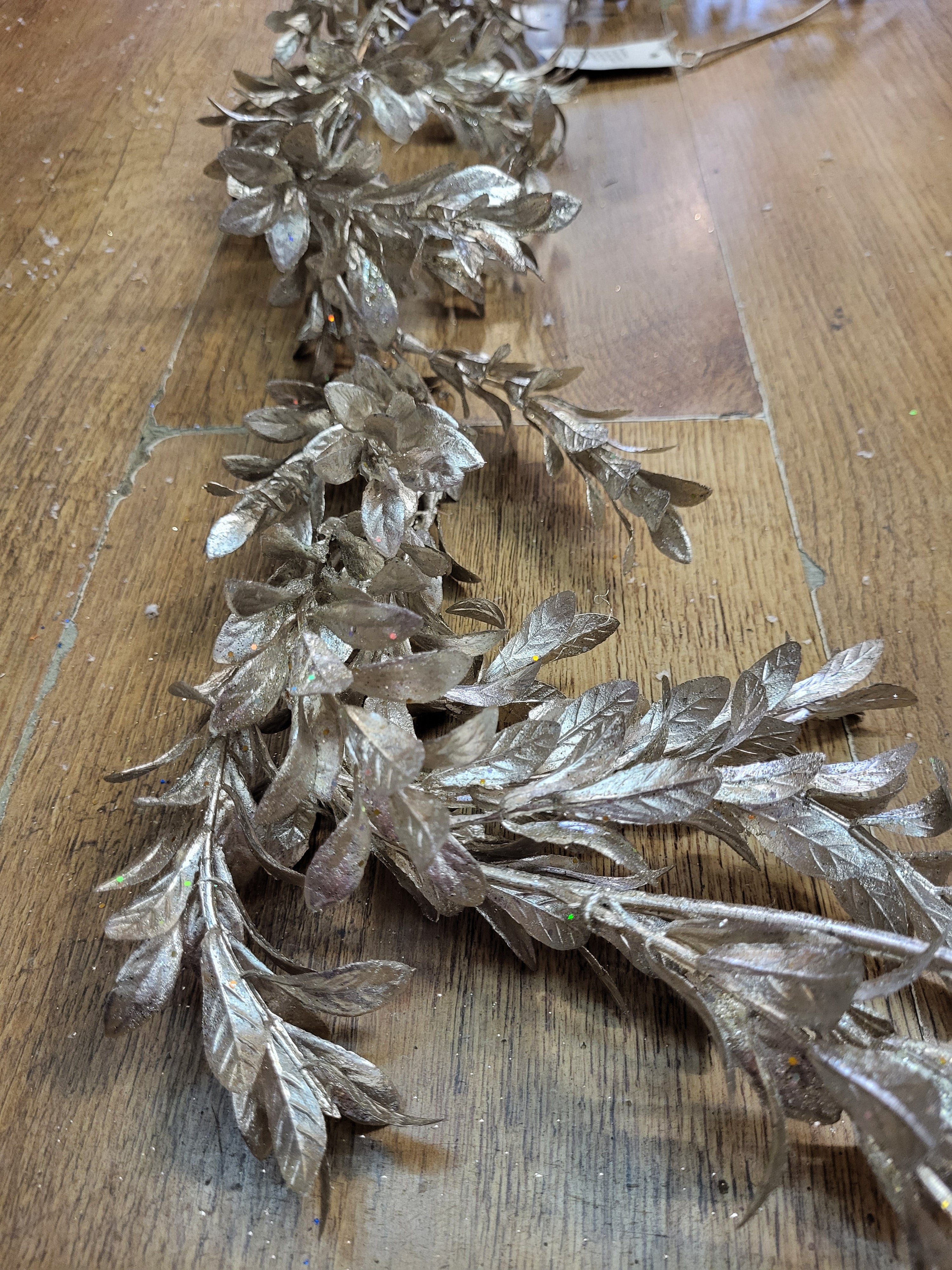 Champagne gold metallic boxwood garland  image 1