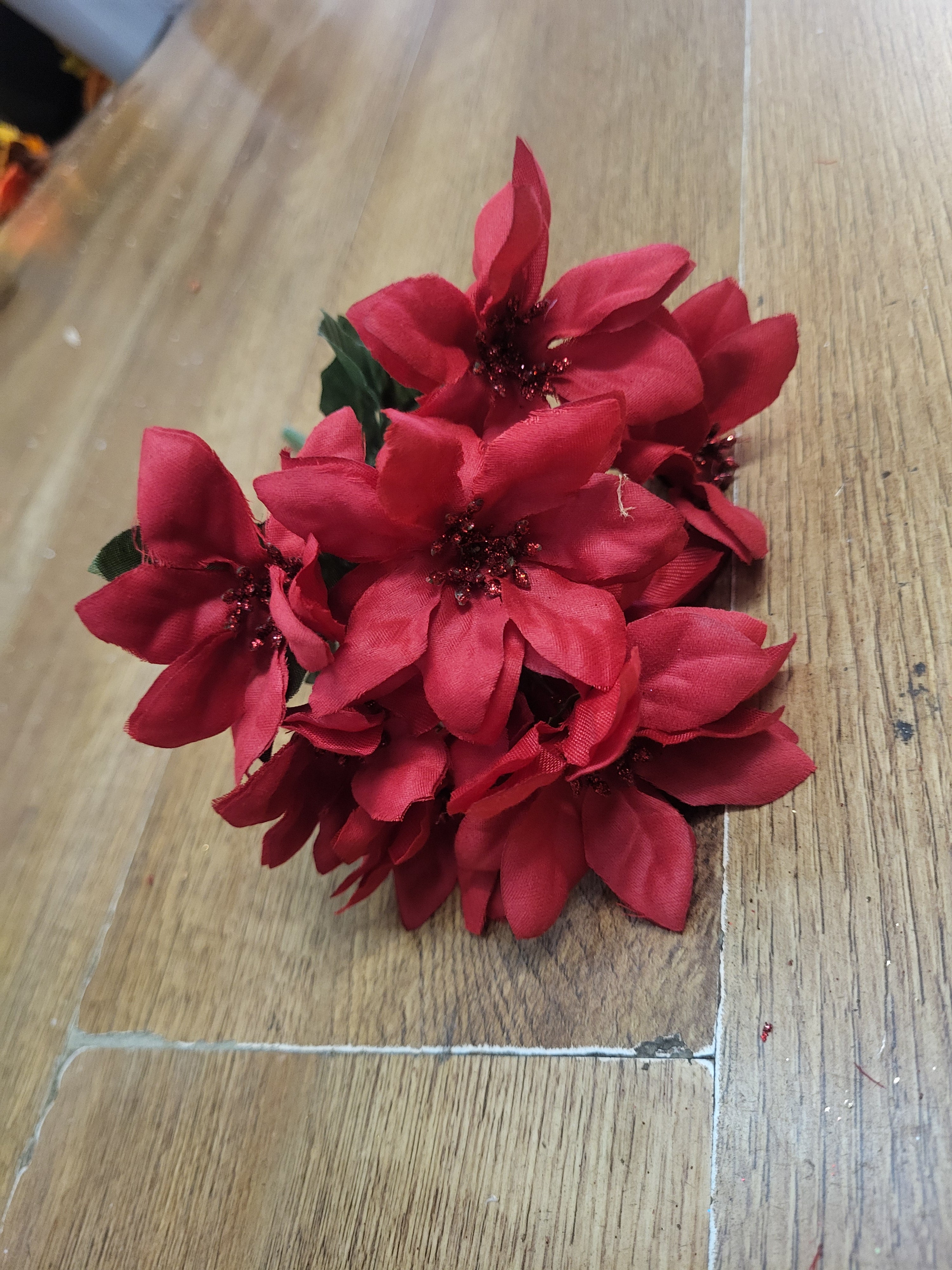 Mini poinsettia bunch  - 4 colours available image 4