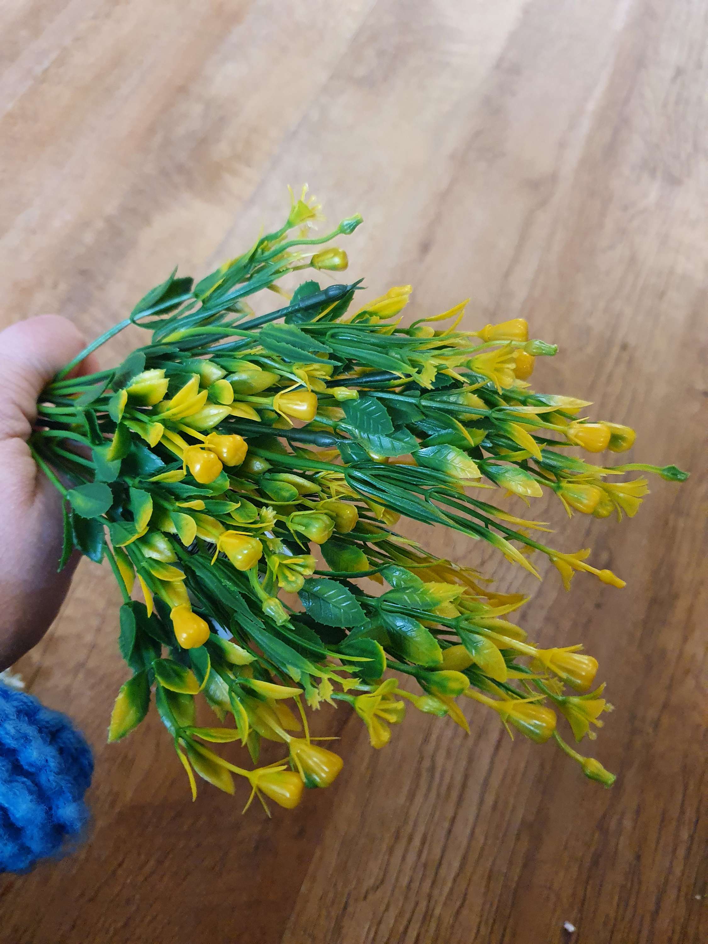 Sale! Plastic filler with buds - 4 colours image 1