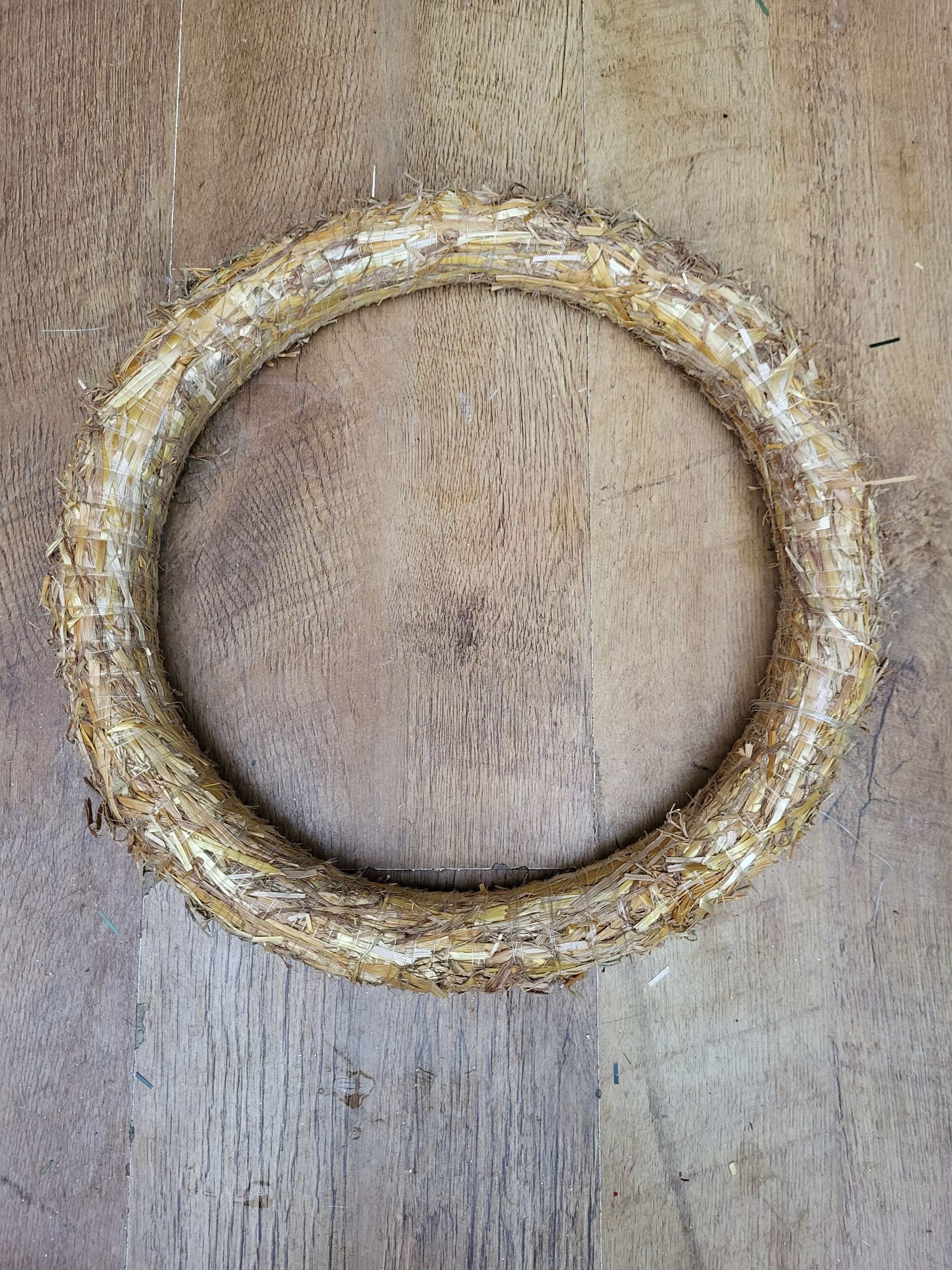 Approx 35cm straw wreath image 0