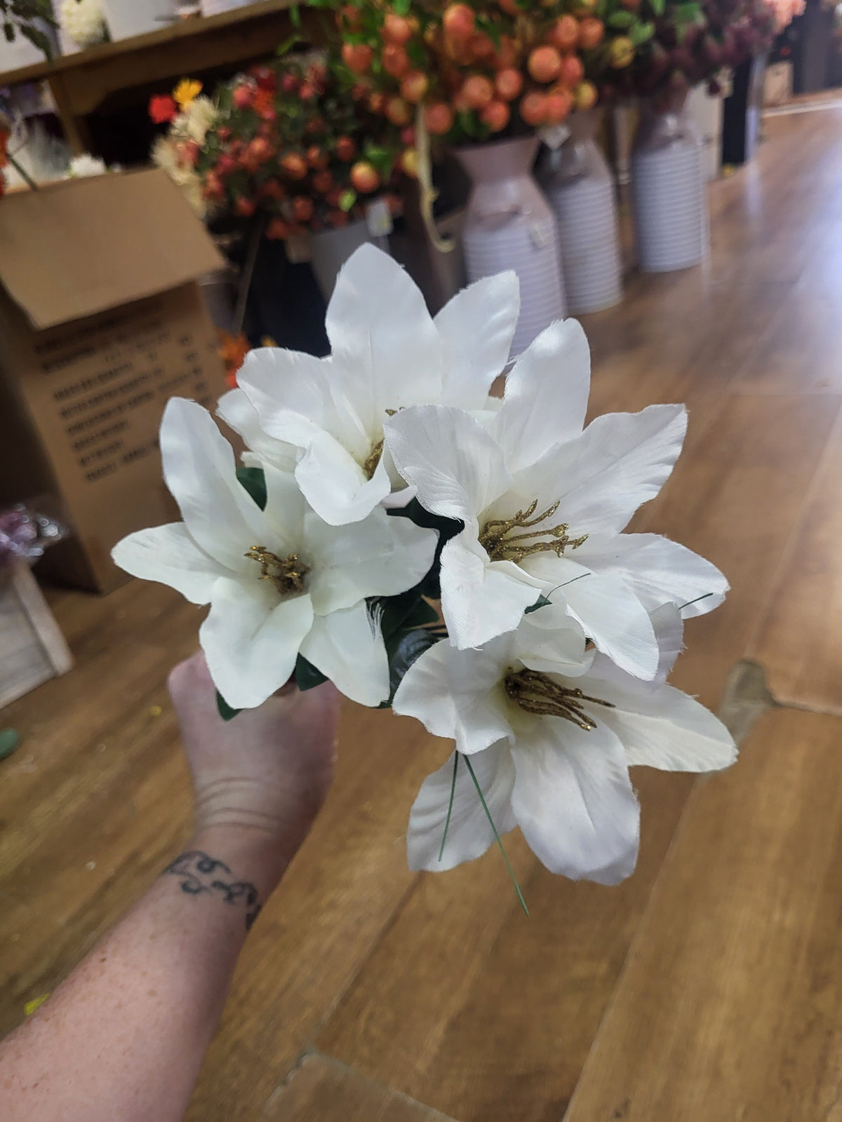 Christmas lily bunch  - 3 colours available image 2