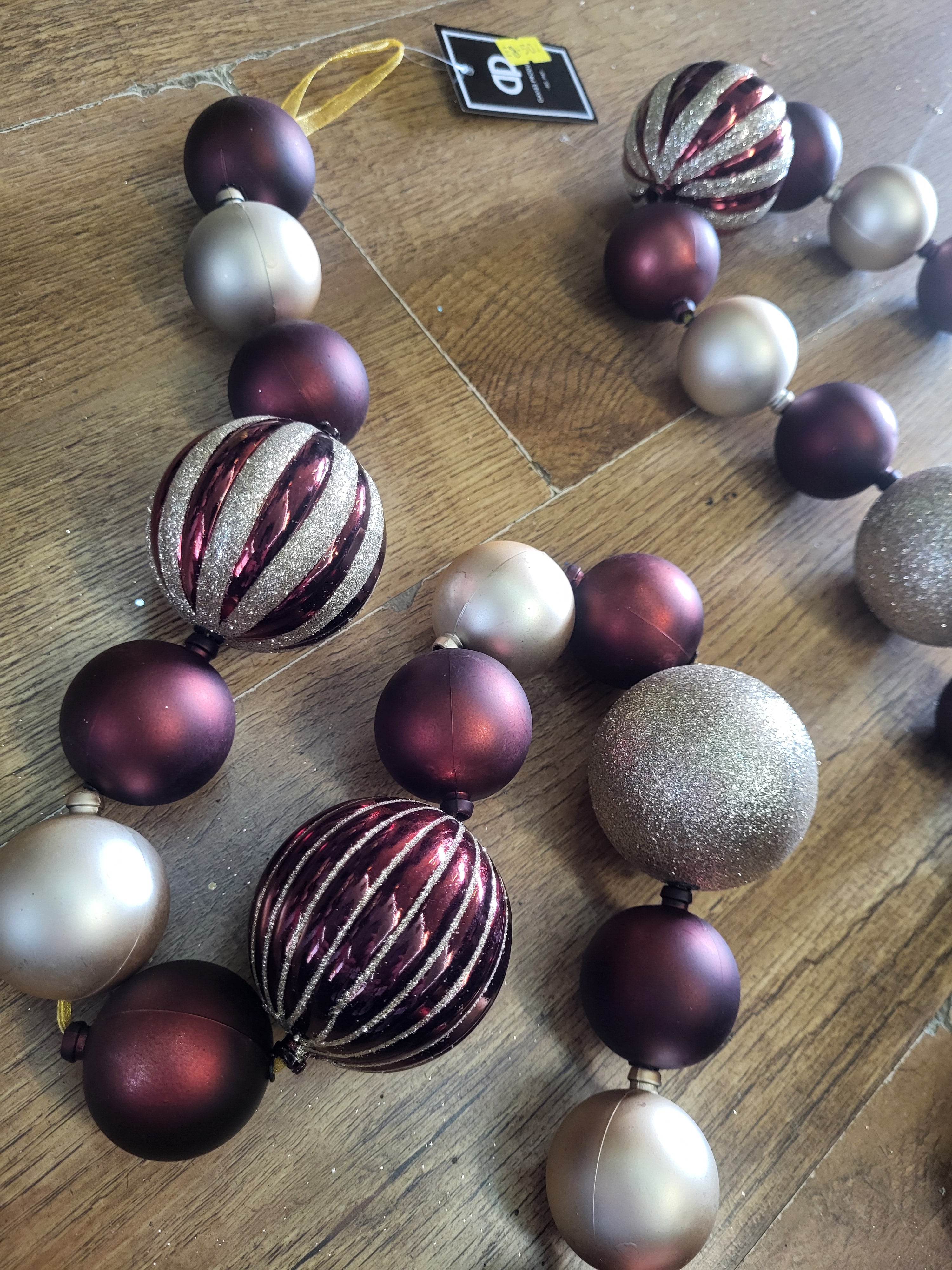 1.8m Wine and champagne gold bauble garland image 1